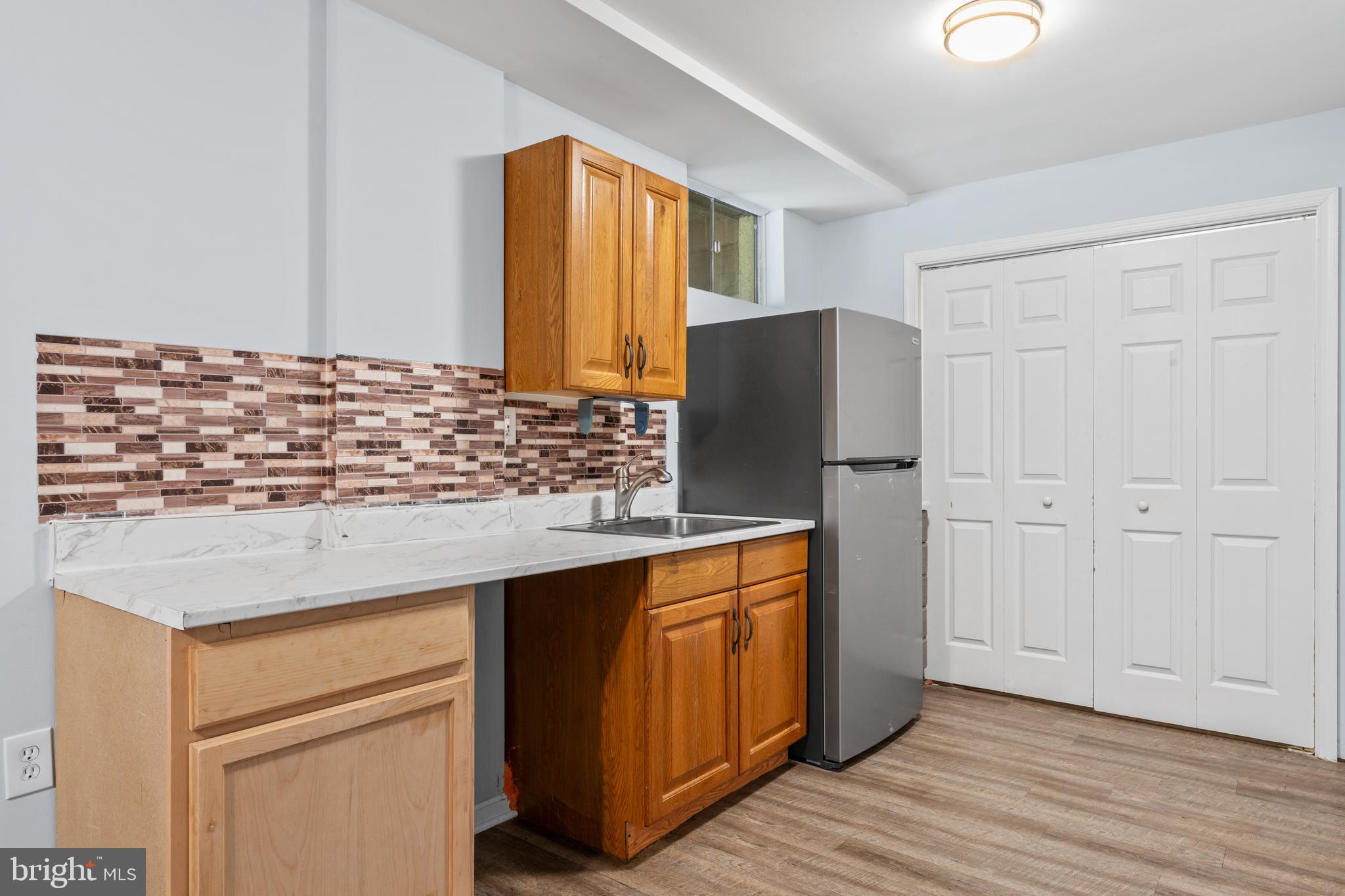 CRESTBROOK - Residential