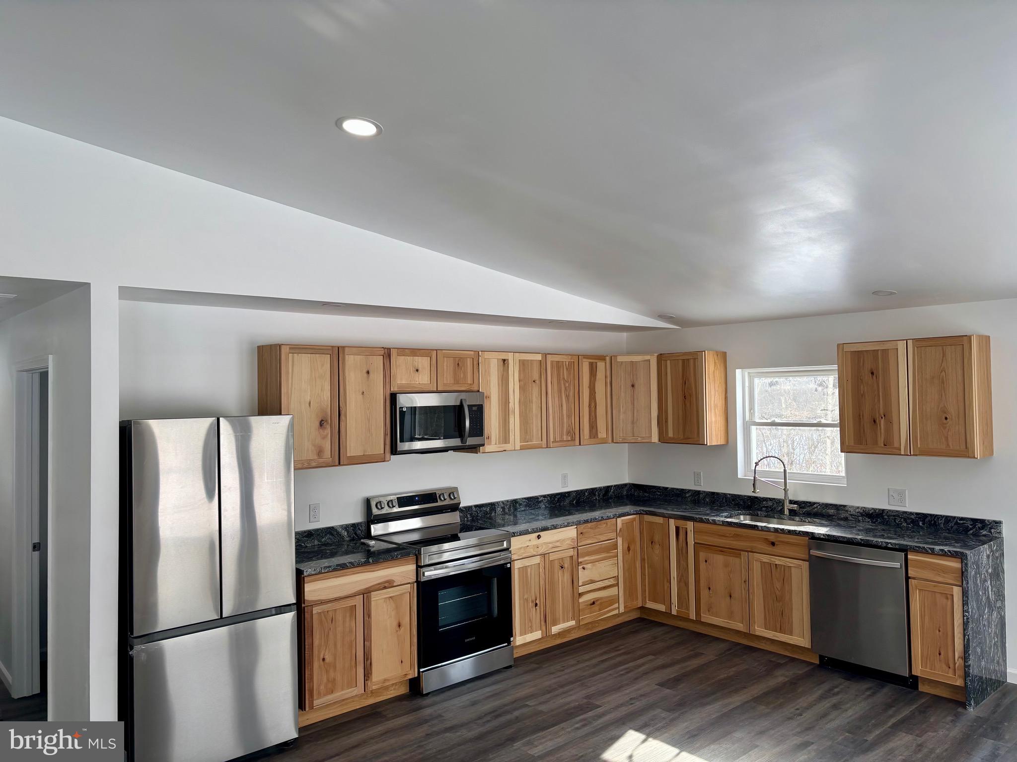 DOLLY LANDS - Residential