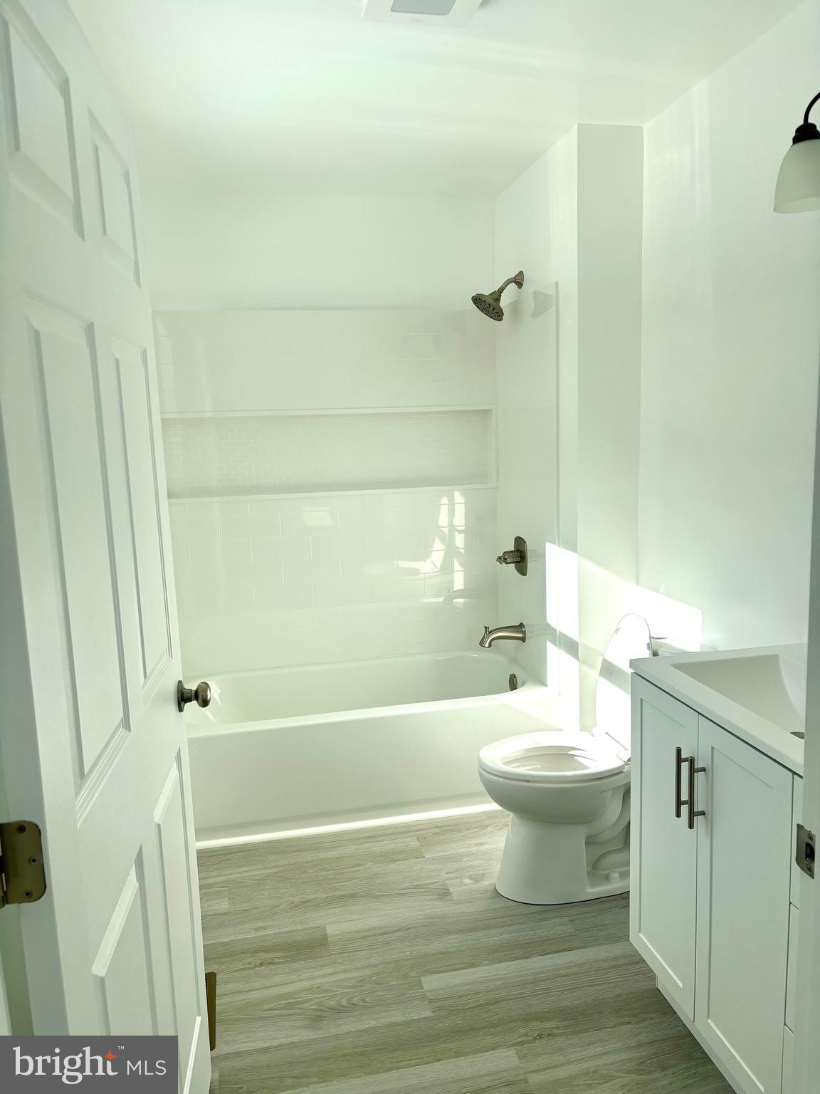 DOLLY LANDS - Residential