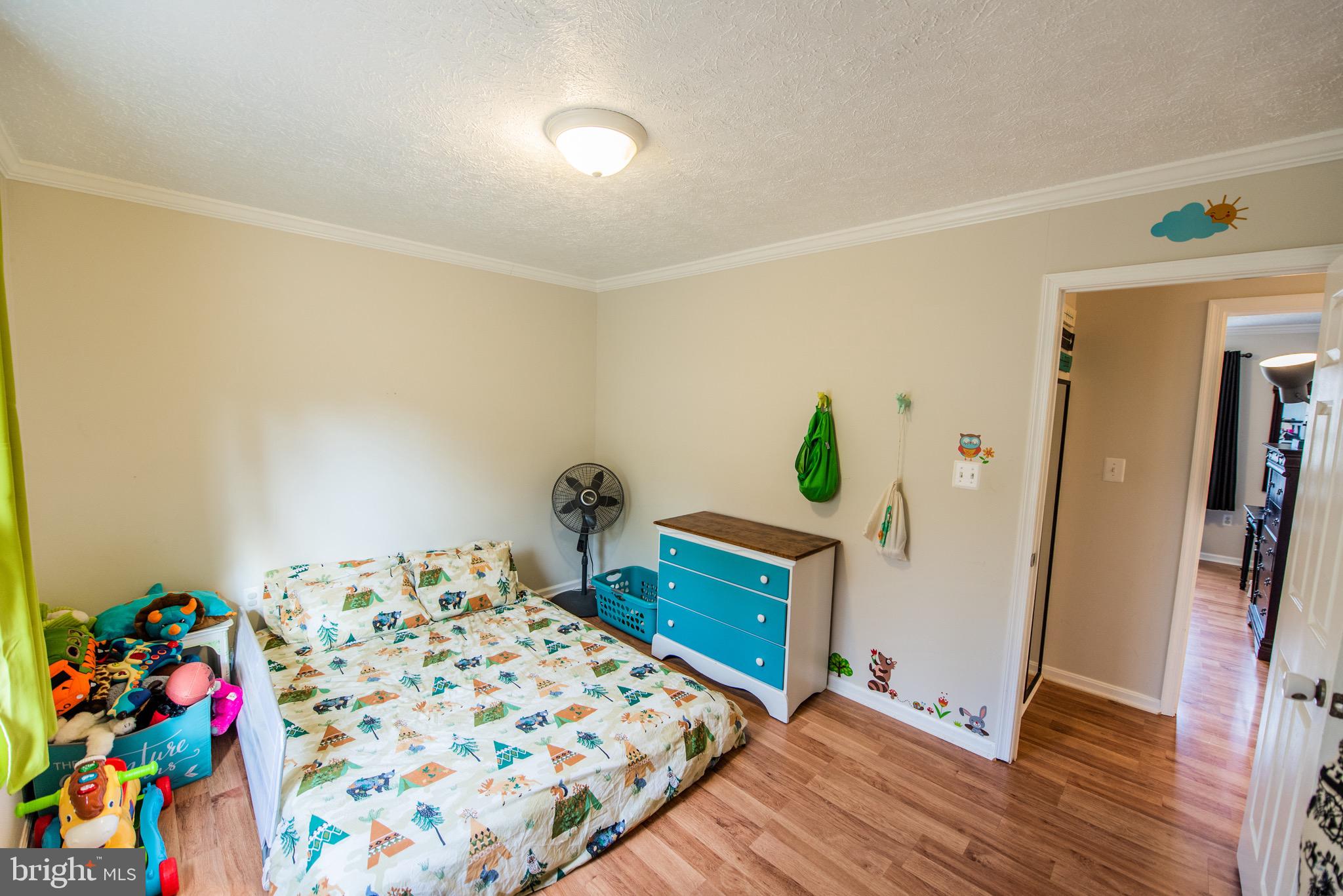 LAKE FRONT ROYAL - Residential