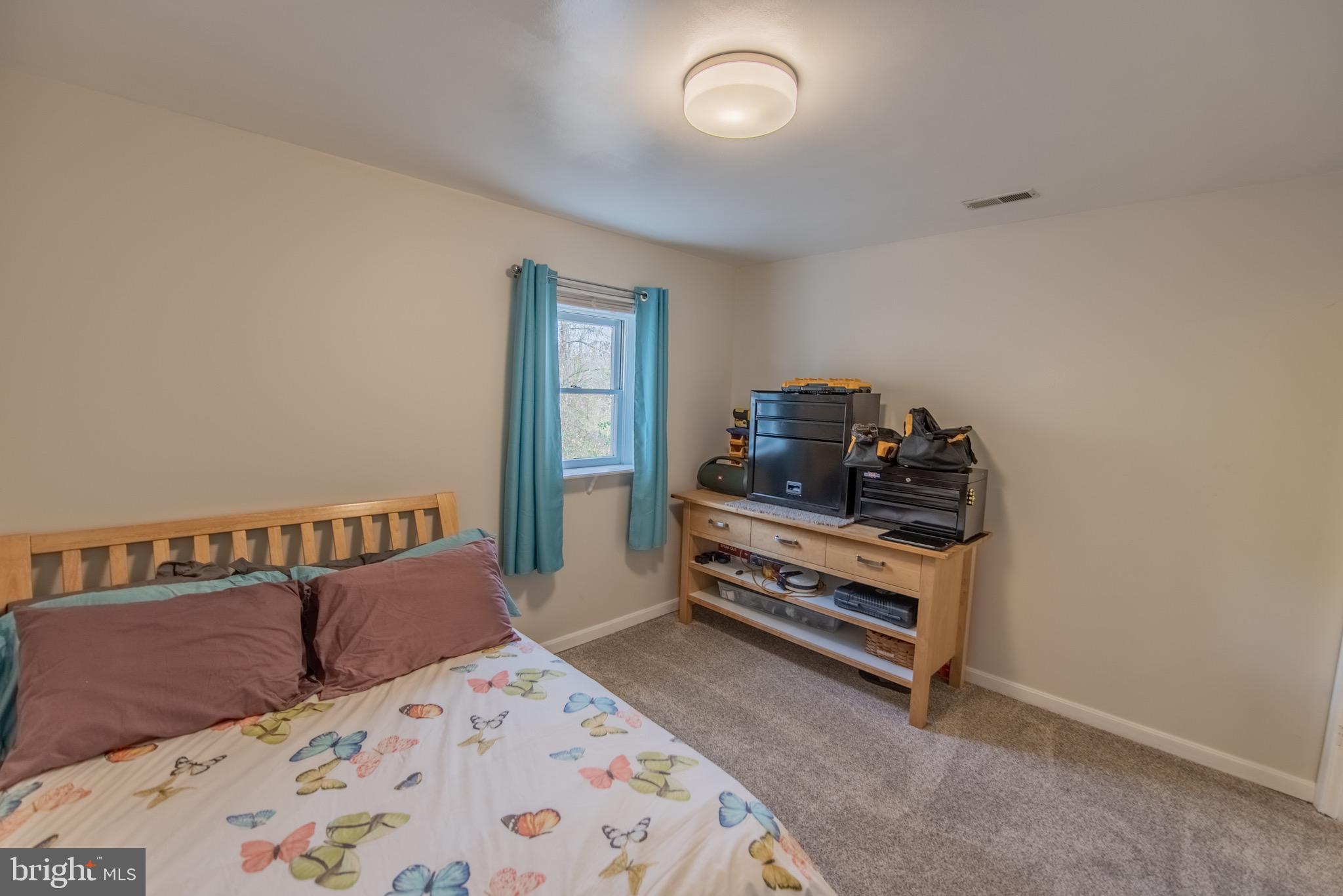 LAKE FRONT ROYAL - Residential