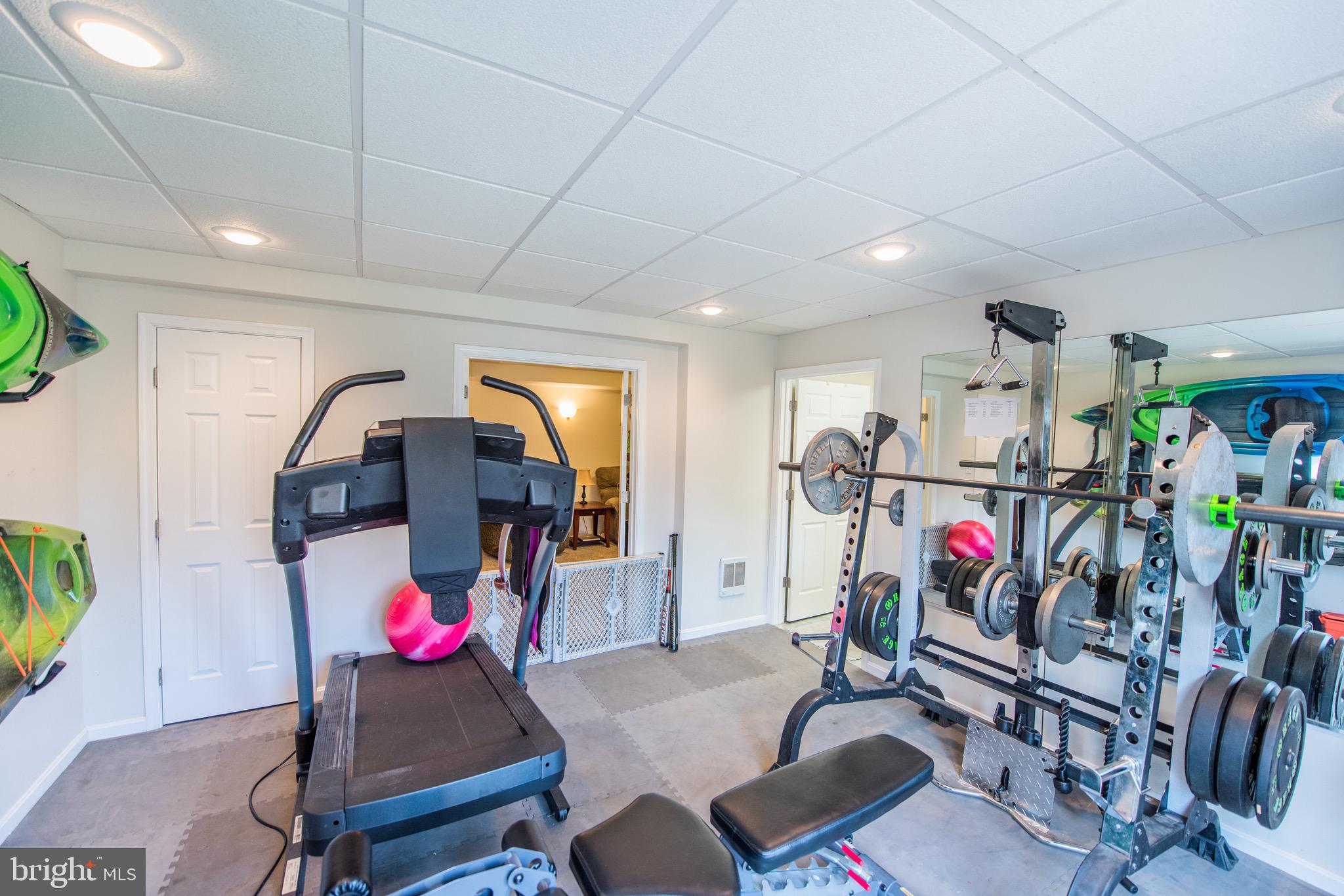 LAKE FRONT ROYAL - Residential