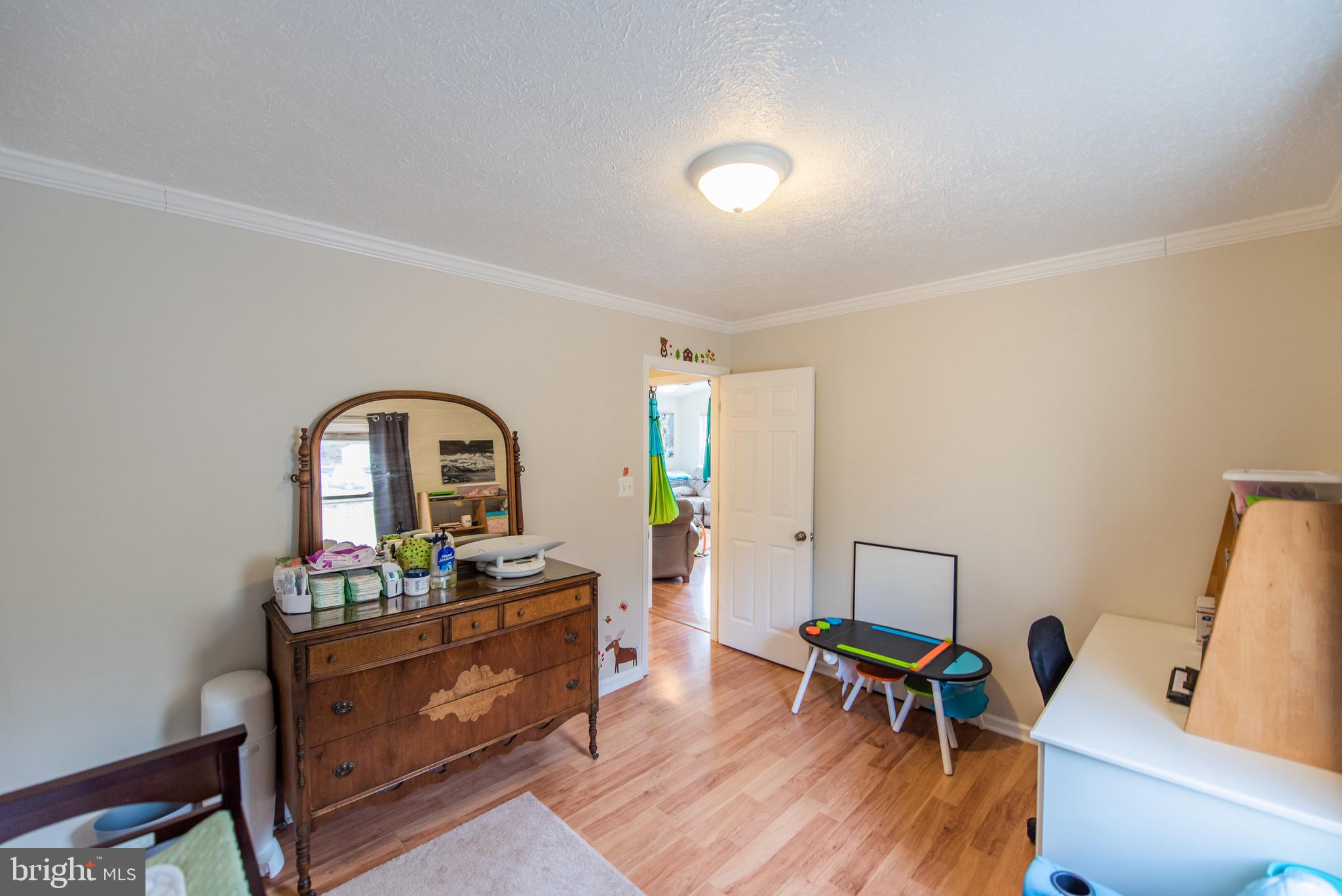 LAKE FRONT ROYAL - Residential