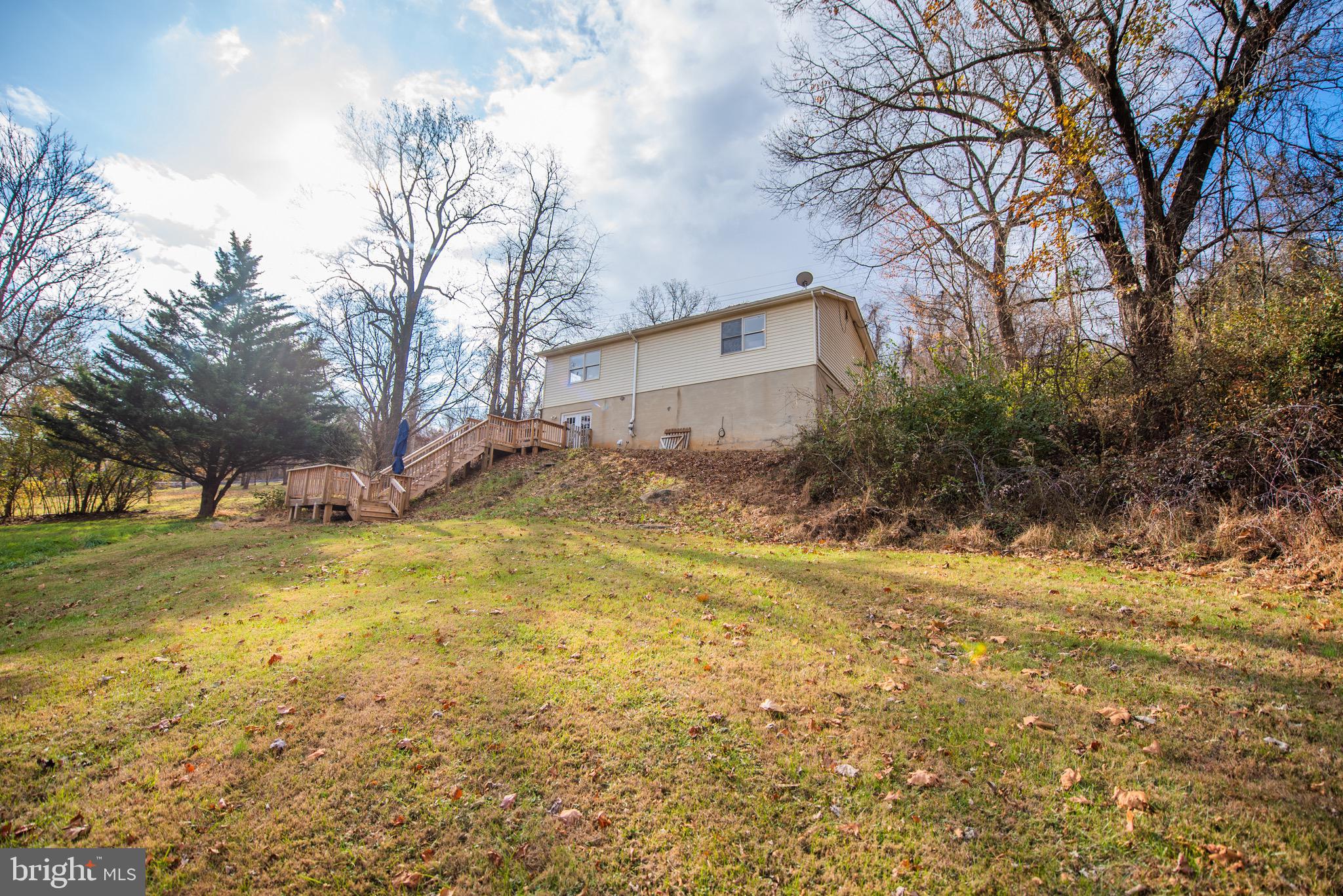 LAKE FRONT ROYAL - Residential