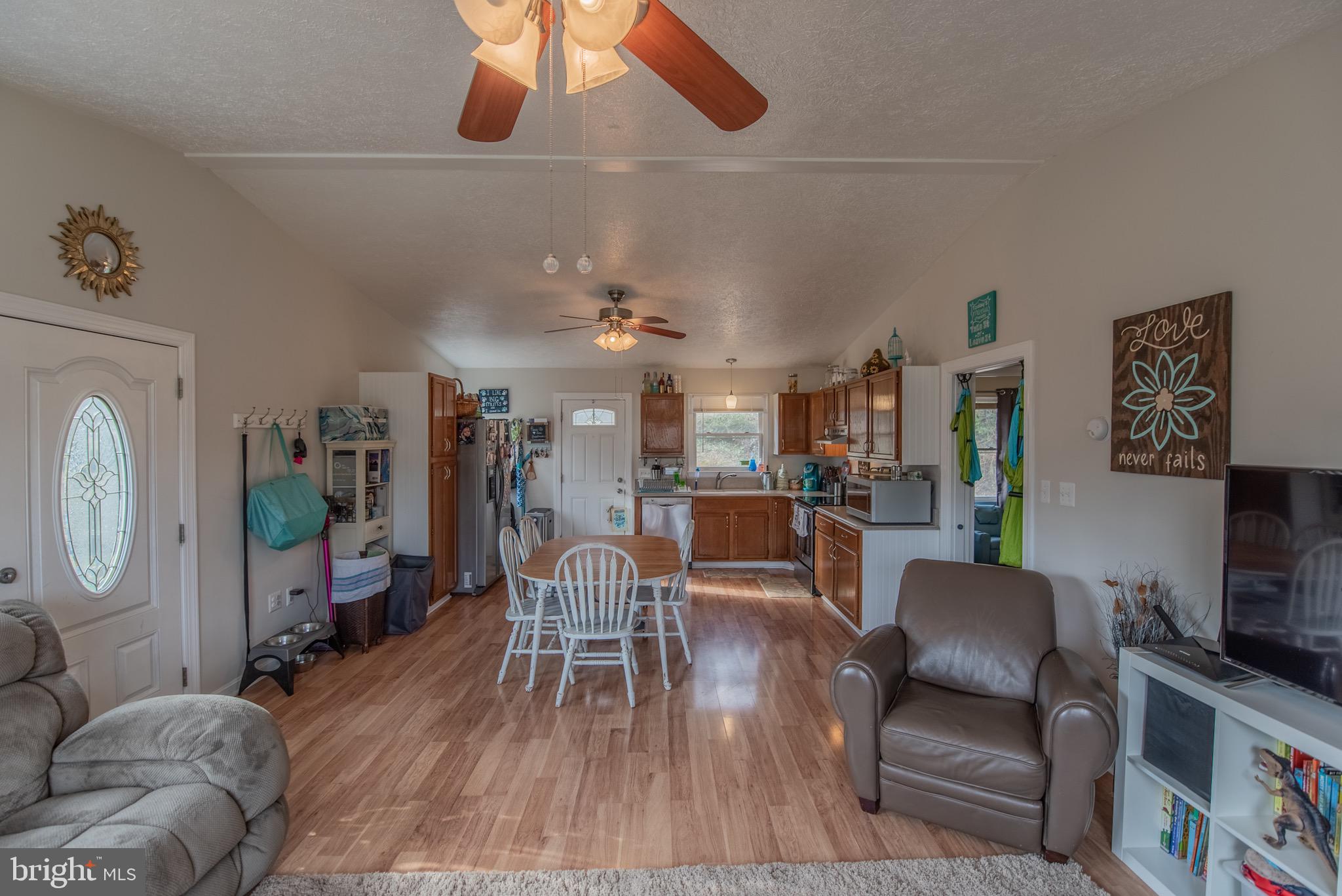 LAKE FRONT ROYAL - Residential