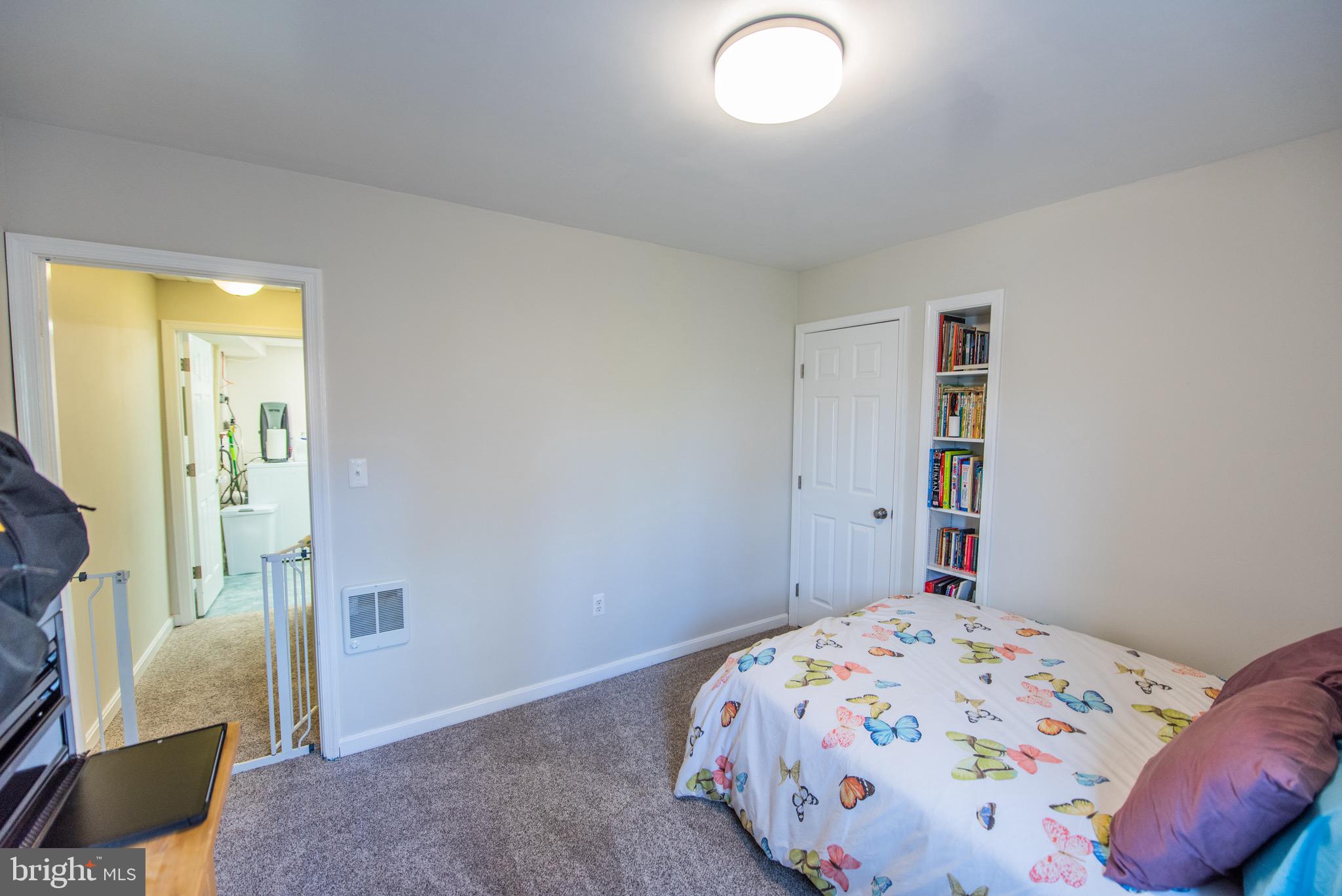 LAKE FRONT ROYAL - Residential