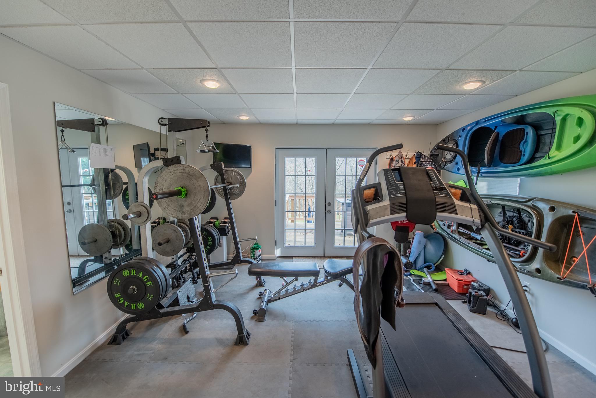 LAKE FRONT ROYAL - Residential