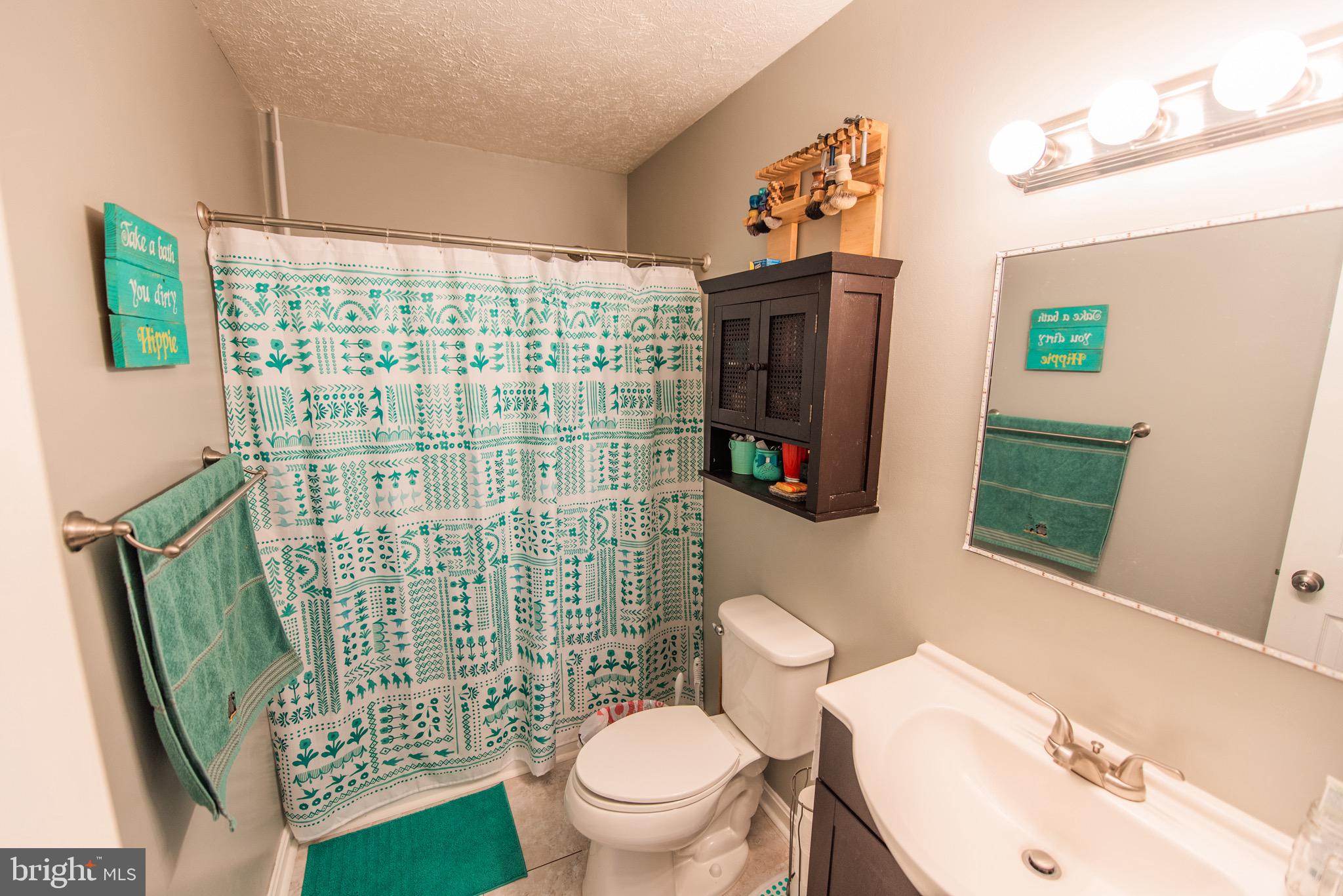 LAKE FRONT ROYAL - Residential