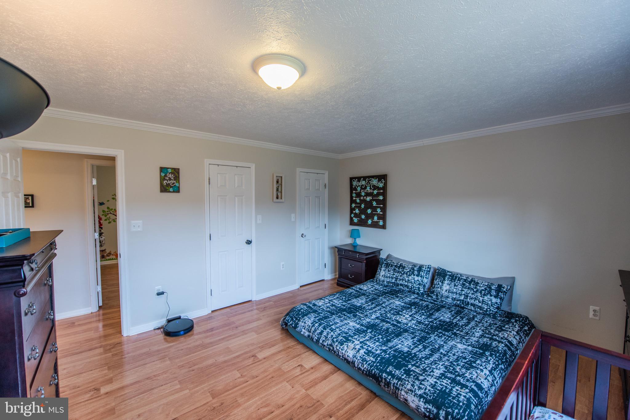 LAKE FRONT ROYAL - Residential