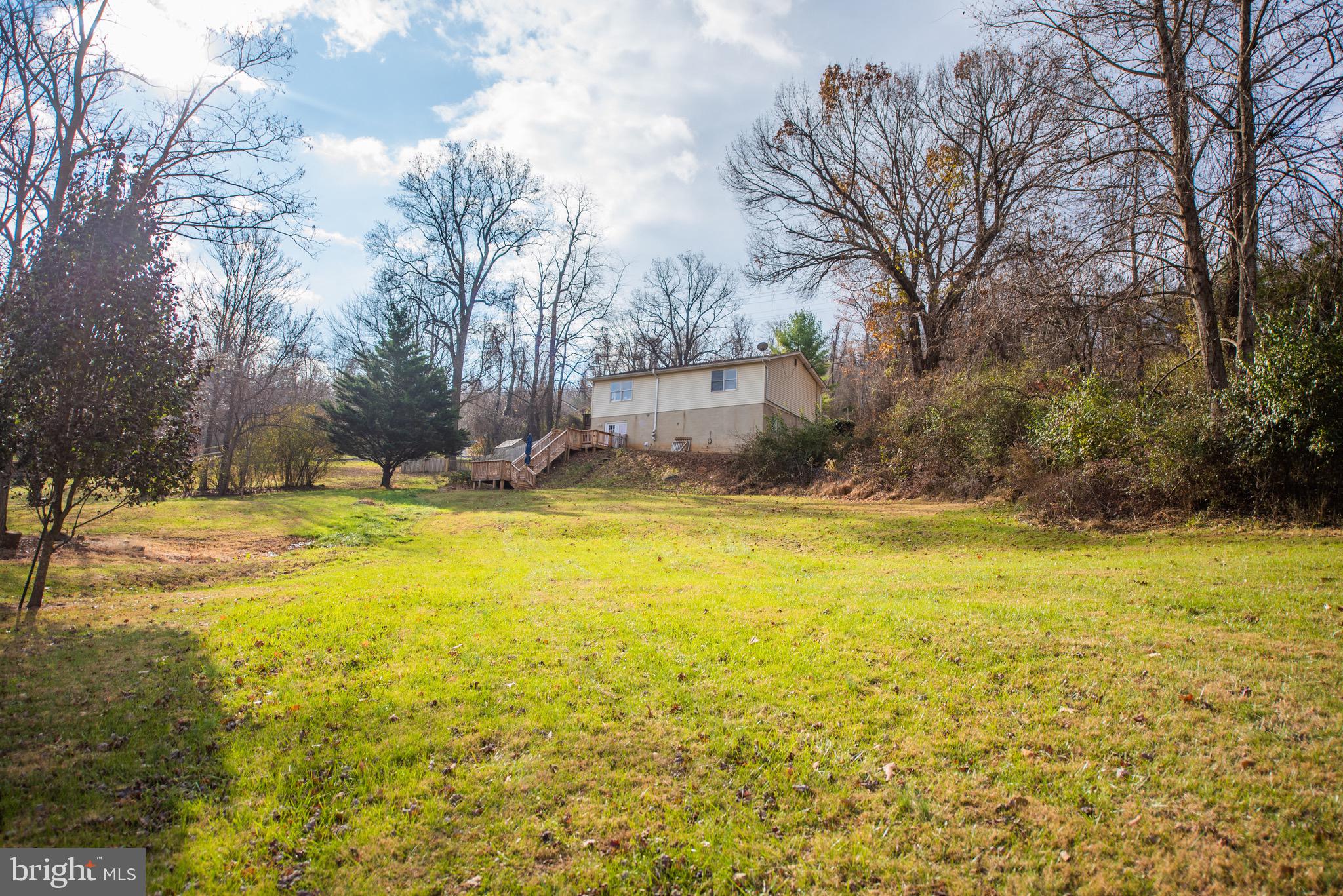 LAKE FRONT ROYAL - Residential