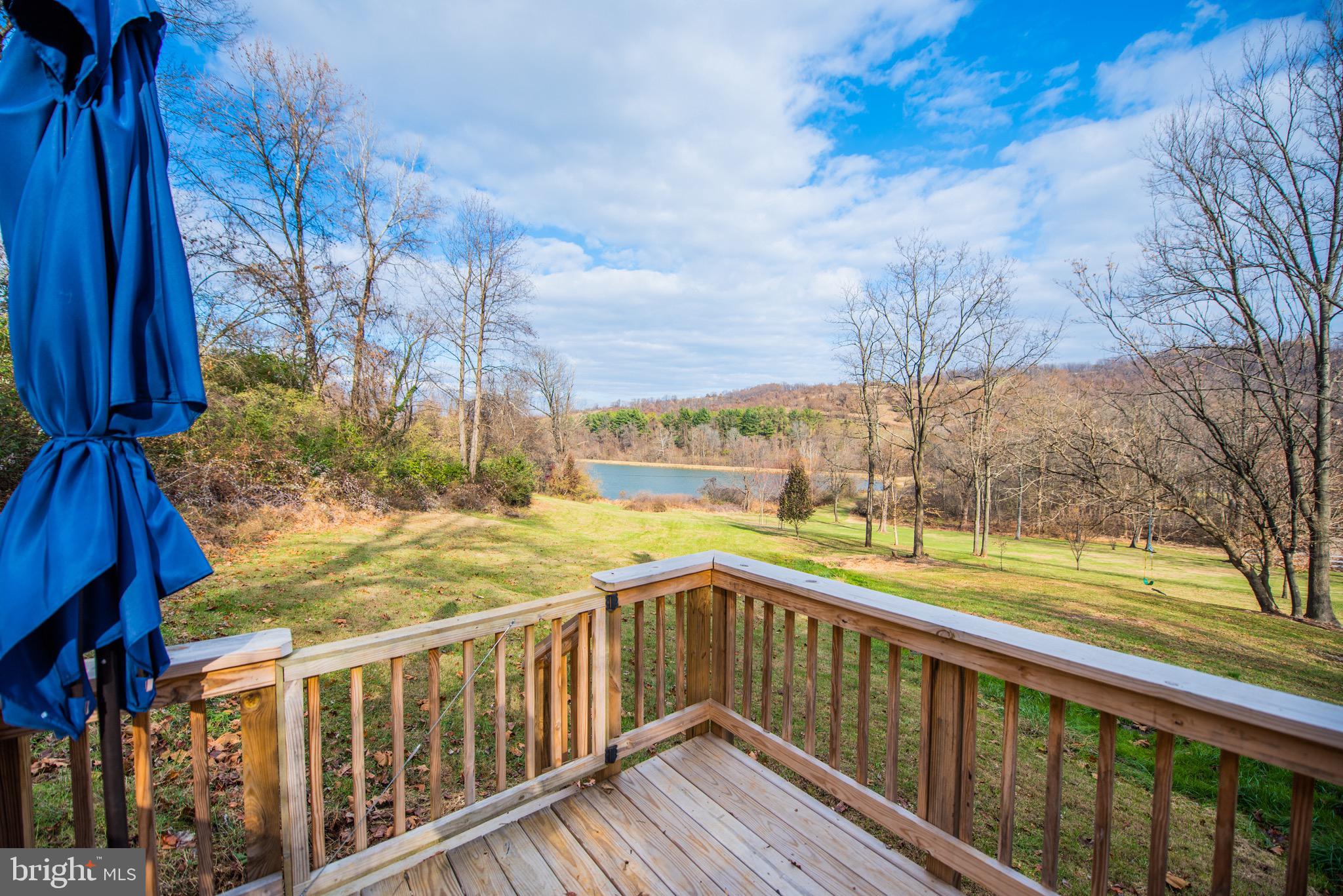 LAKE FRONT ROYAL - Residential