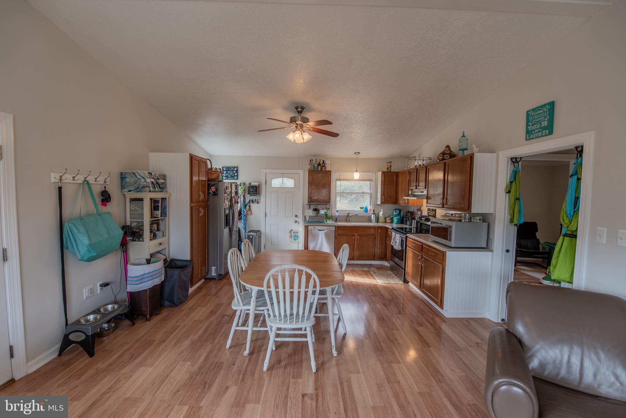 LAKE FRONT ROYAL - Residential