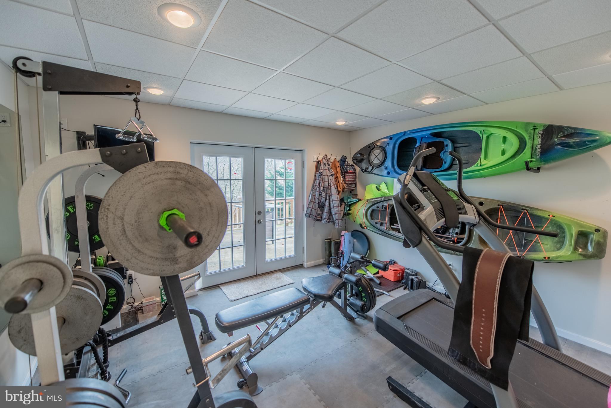 LAKE FRONT ROYAL - Residential