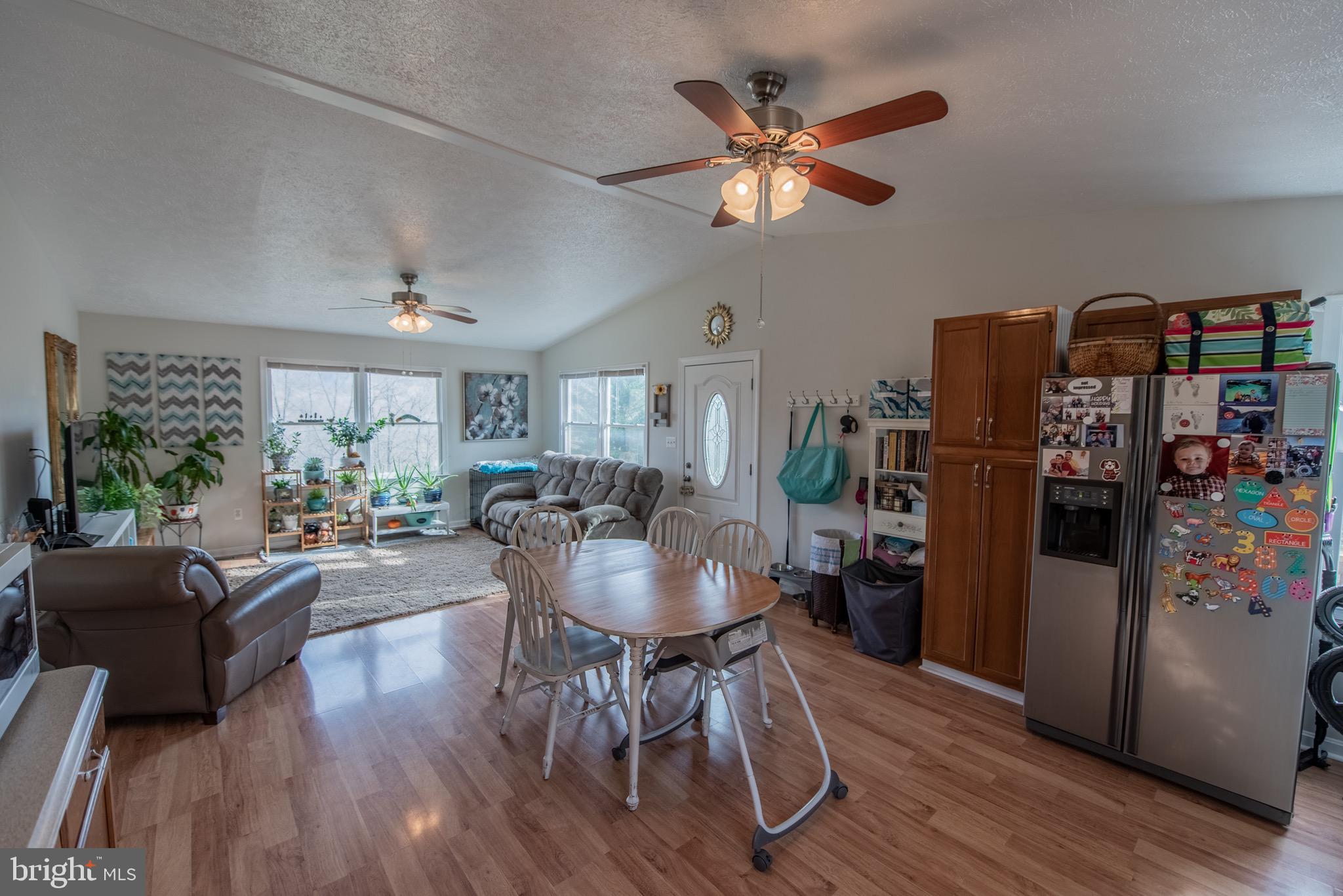 LAKE FRONT ROYAL - Residential