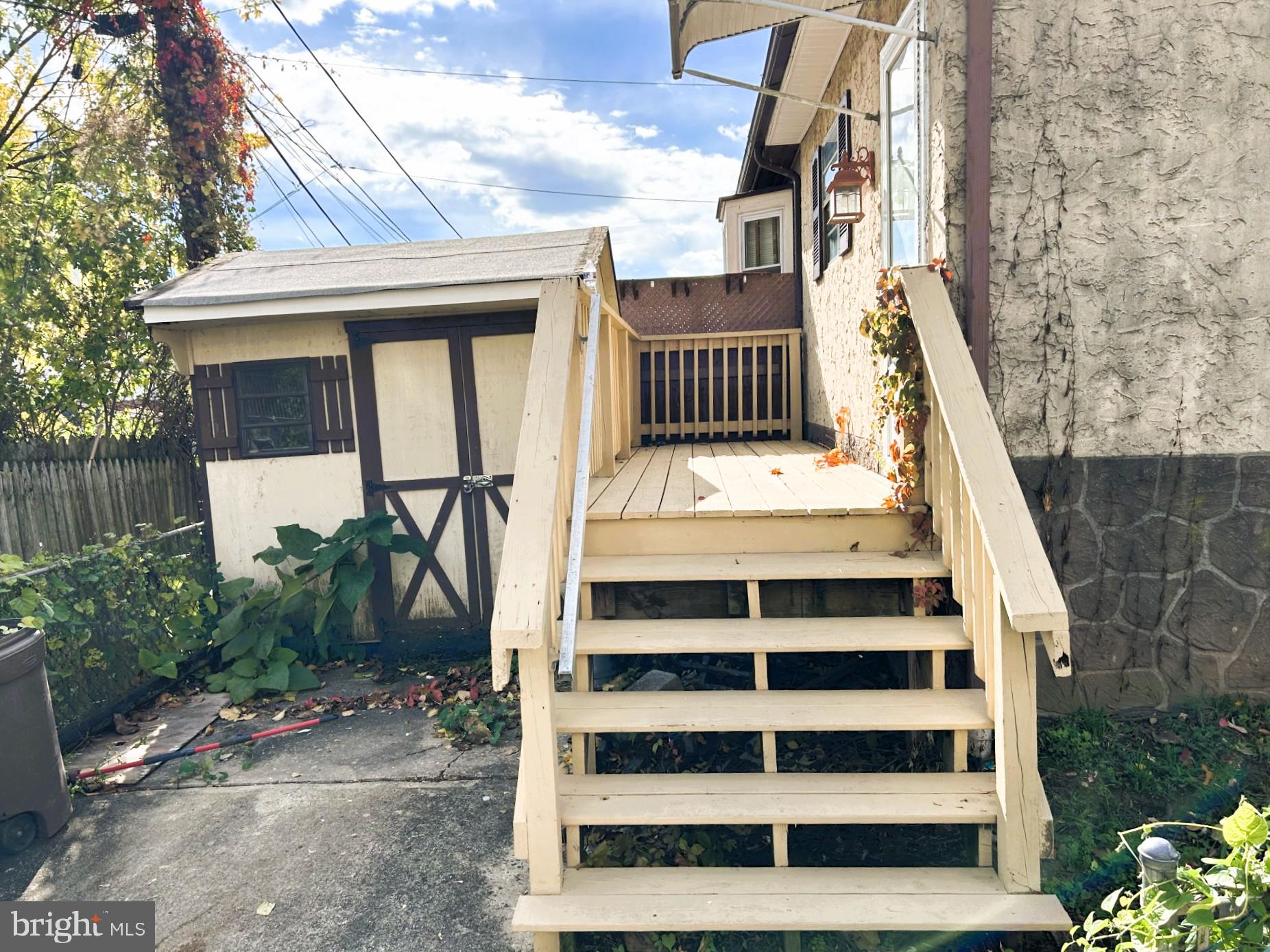 NORRISTOWN - Residential