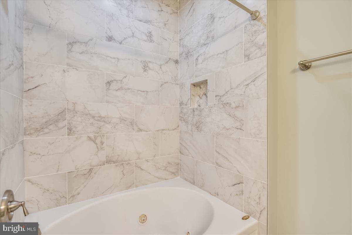 HUNTERS BRANCH - Residential Lease