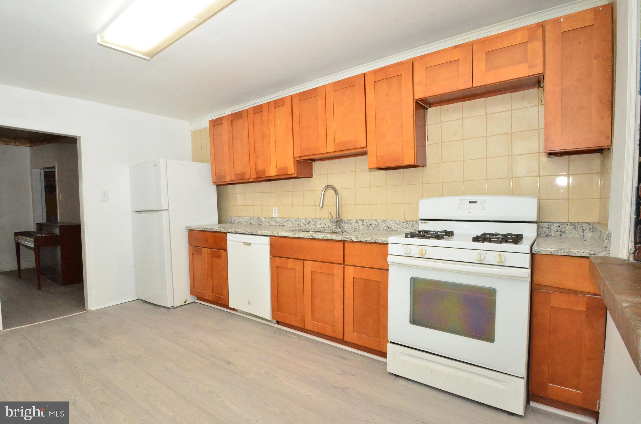 ELMWOOD PARK - Residential