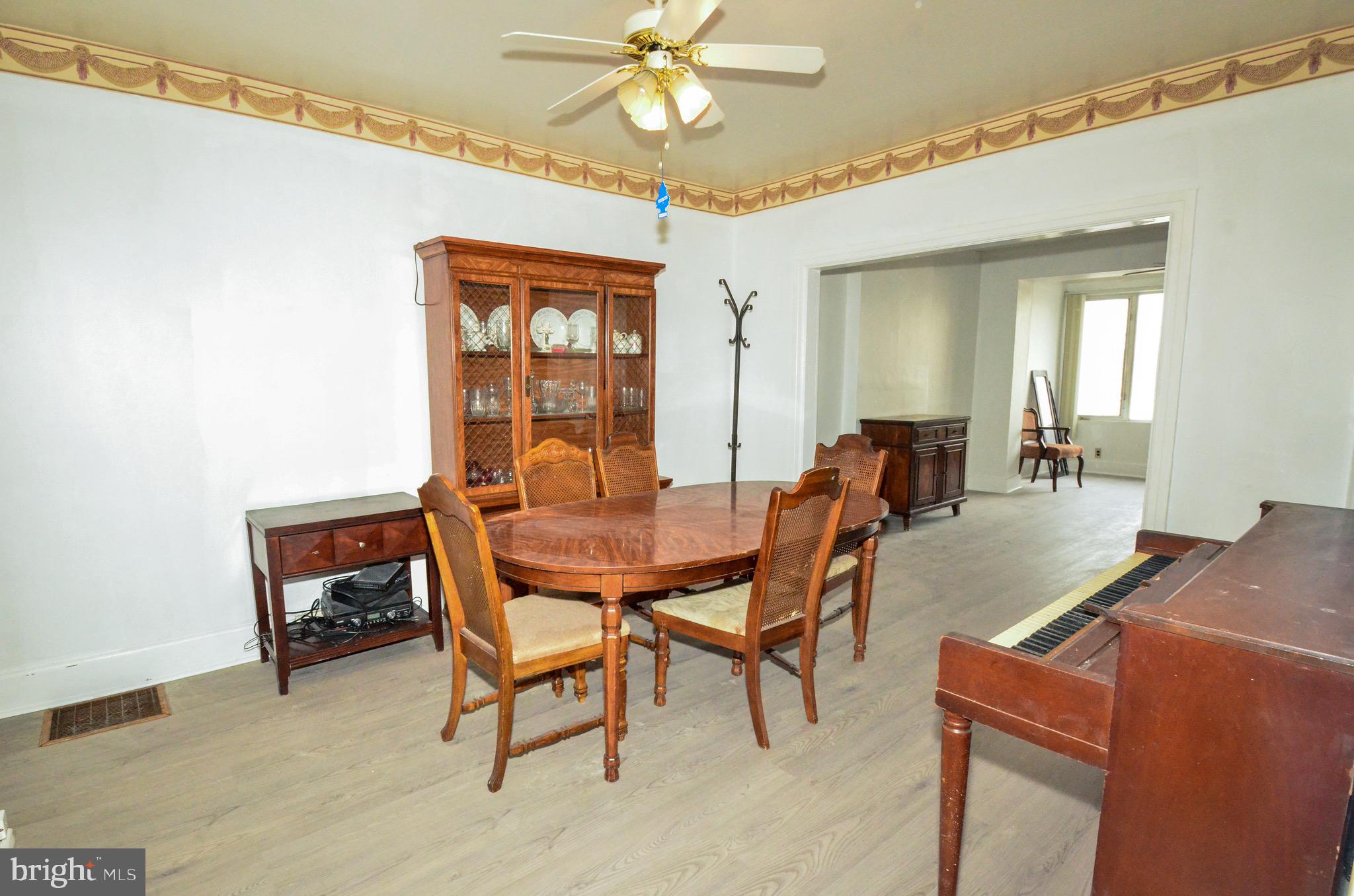 ELMWOOD PARK - Residential