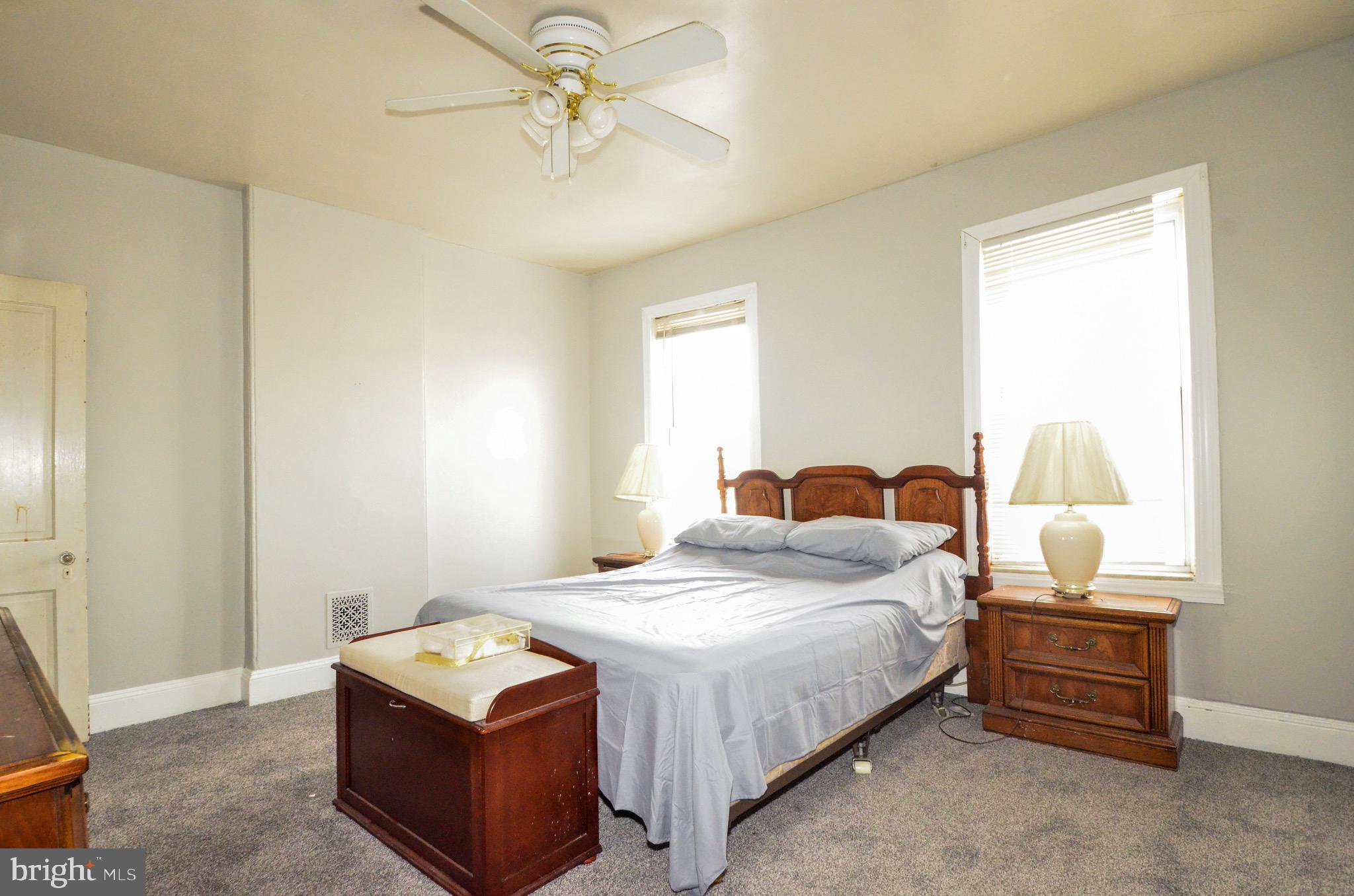 ELMWOOD PARK - Residential