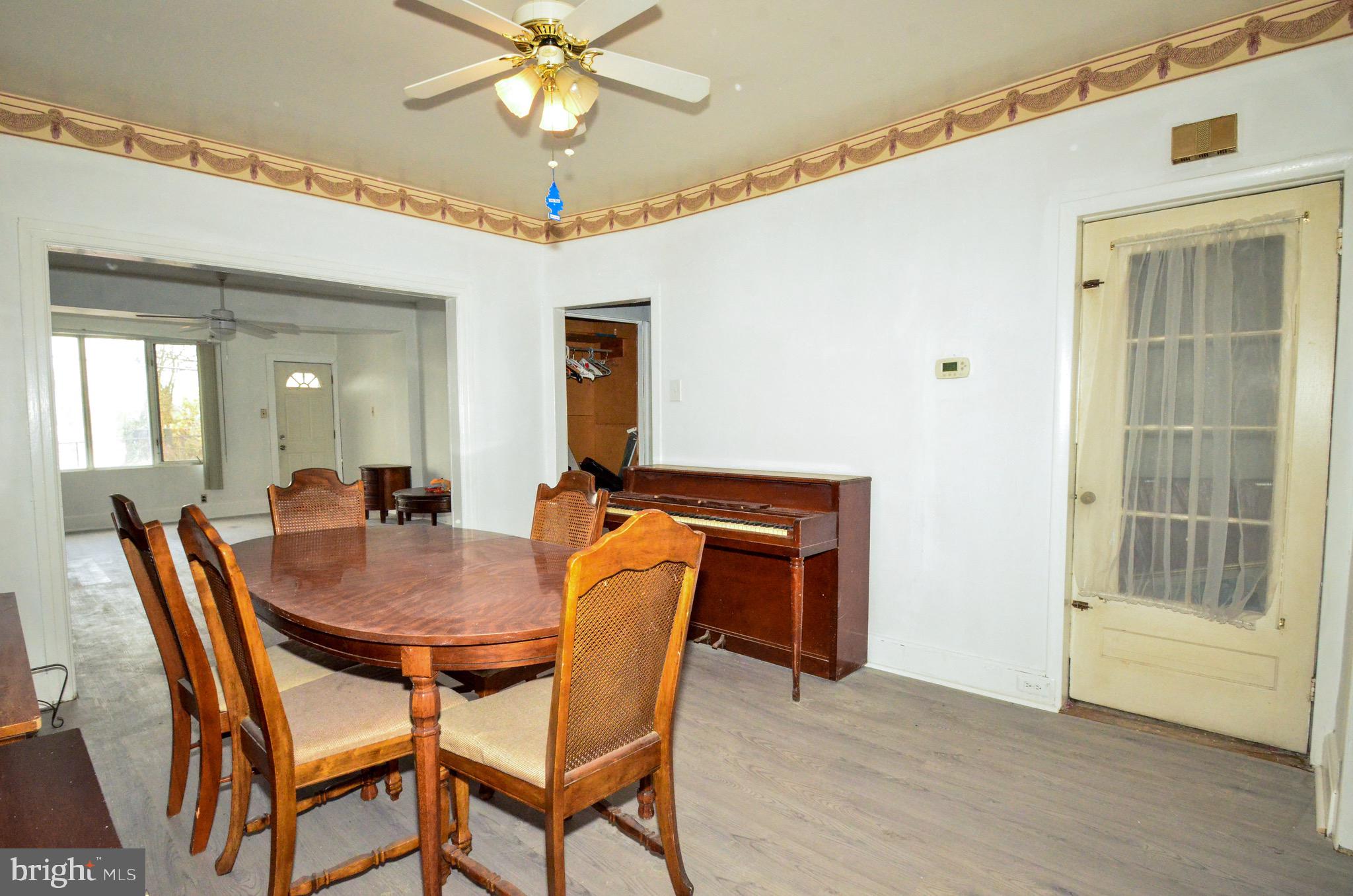 ELMWOOD PARK - Residential