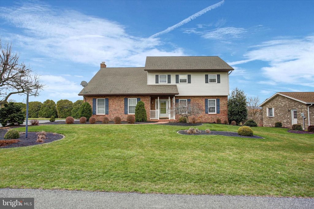 Photo of 19 Obsidian Dr, CHAMBERSBURG, PA 17202 (MLS # PAFL2033402)