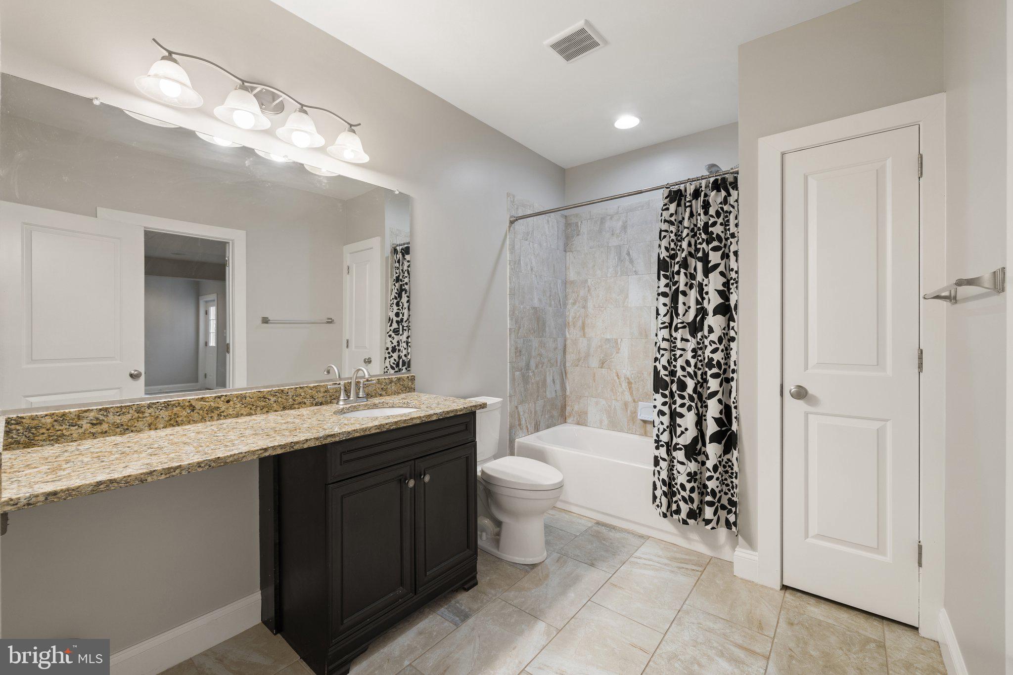 GOLDEN SPRINGS - Residential