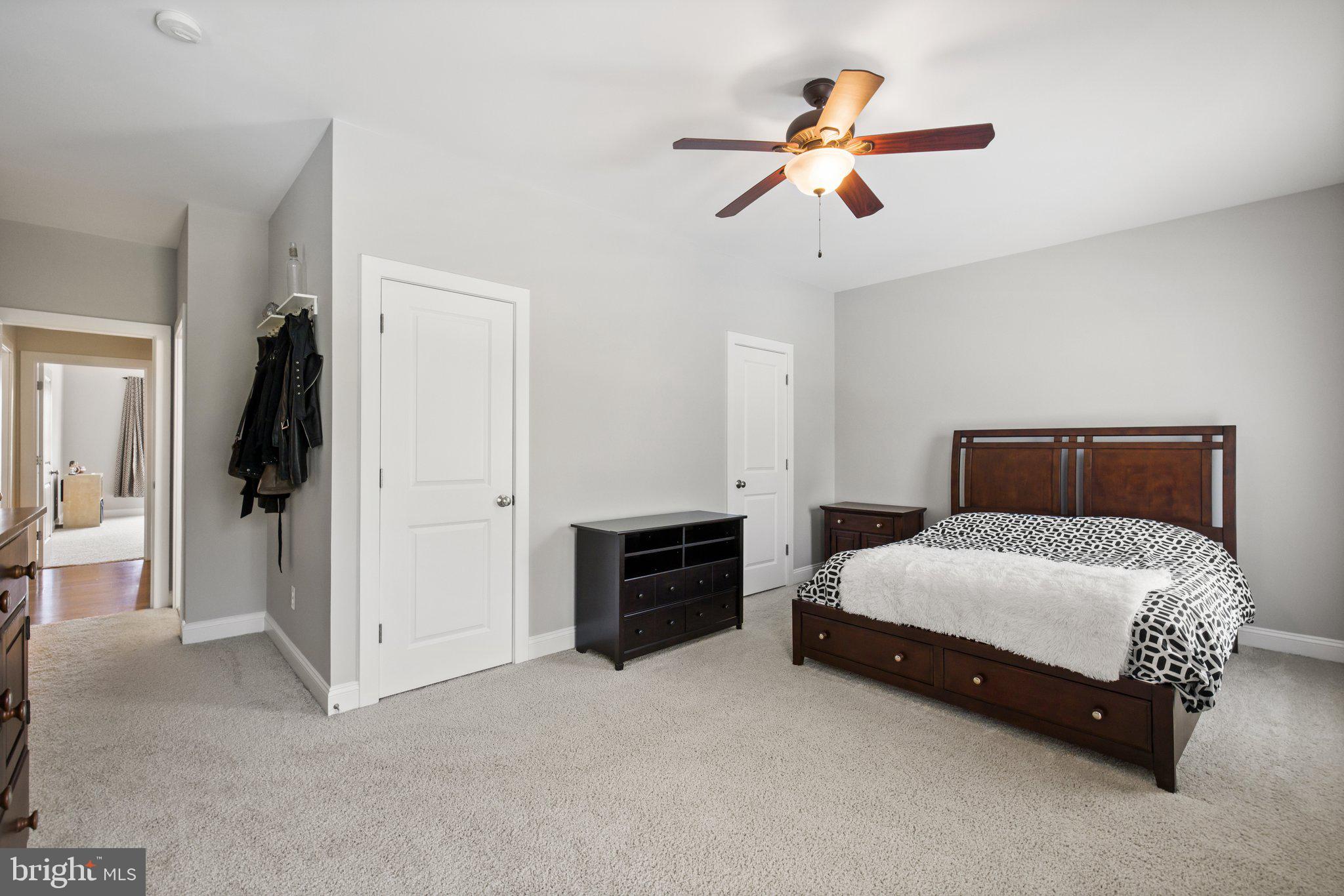 GOLDEN SPRINGS - Residential