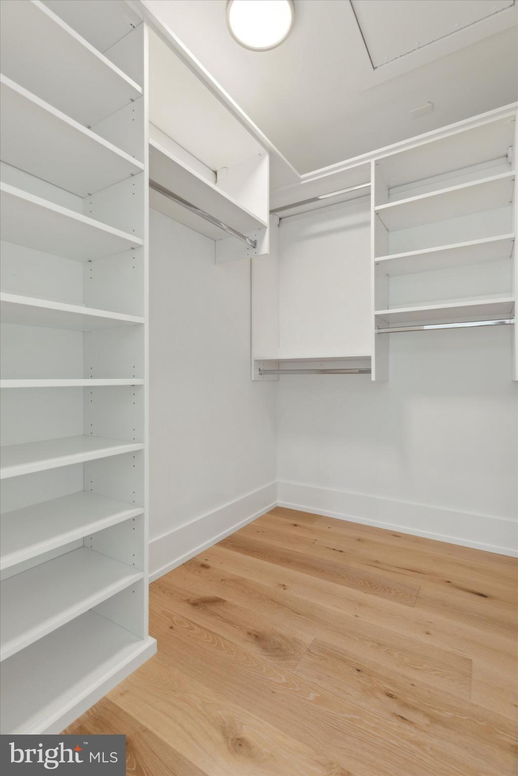 WYNNEWOOD PARK - Residential