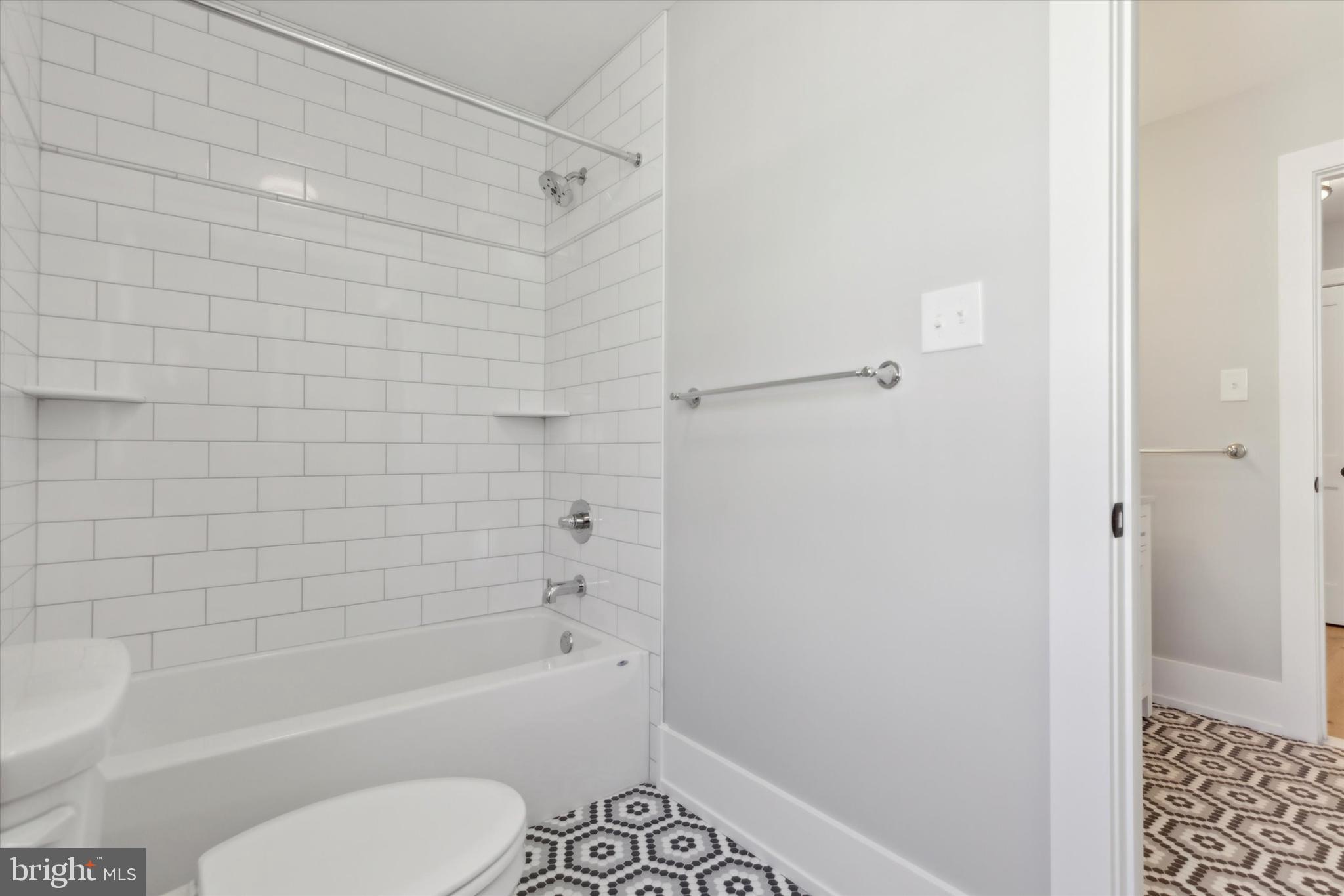 WYNNEWOOD PARK - Residential