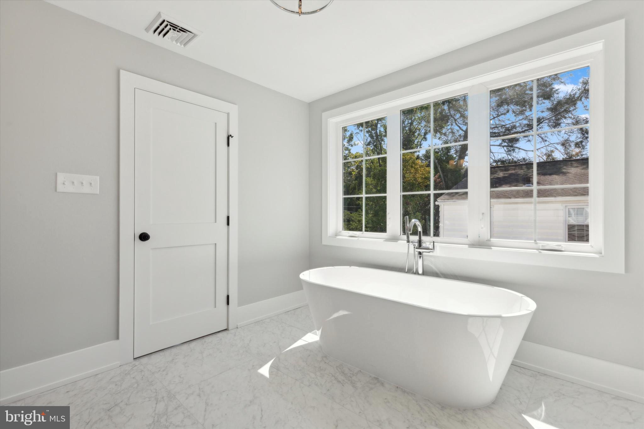 WYNNEWOOD PARK - Residential