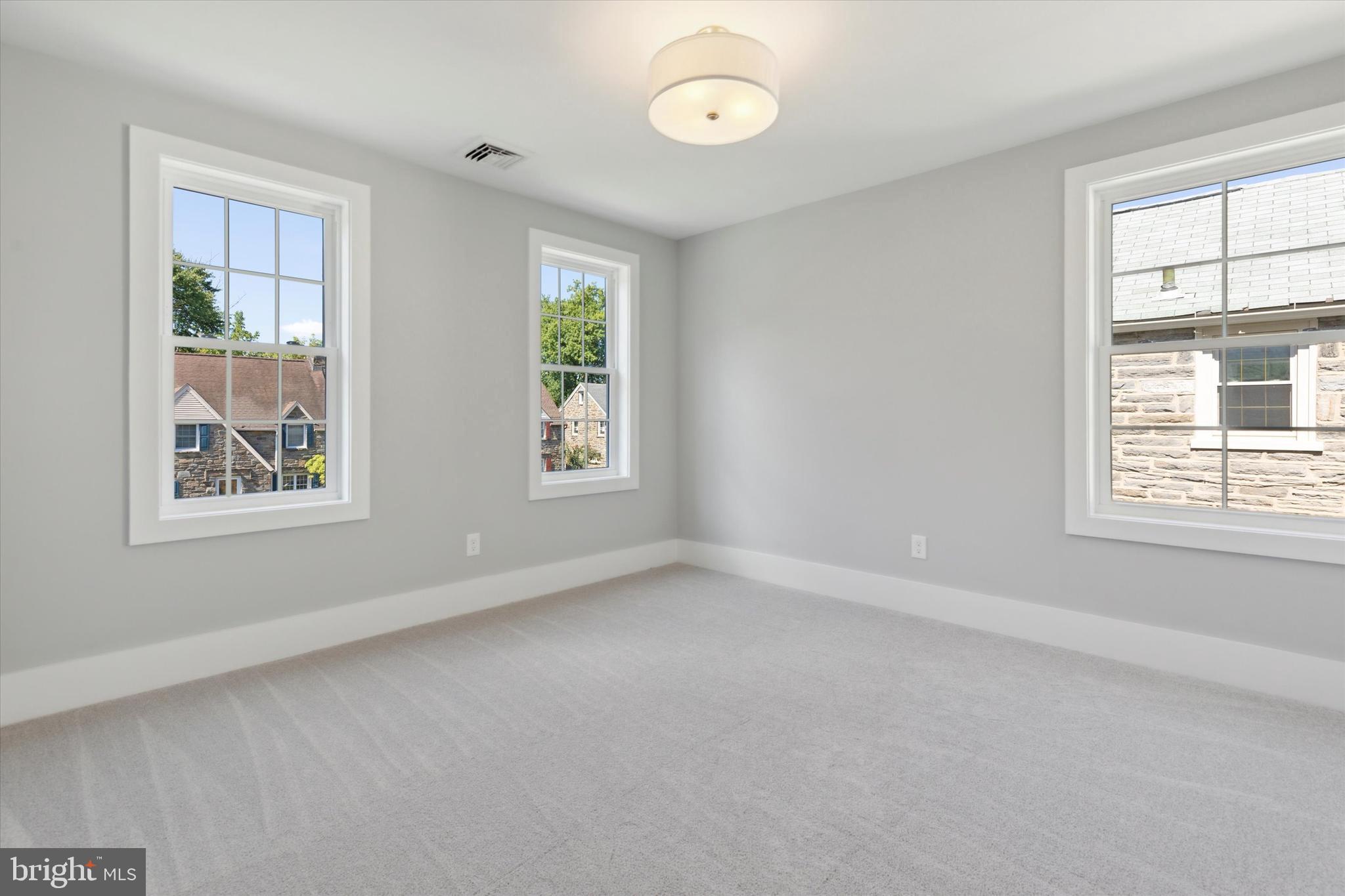 WYNNEWOOD PARK - Residential