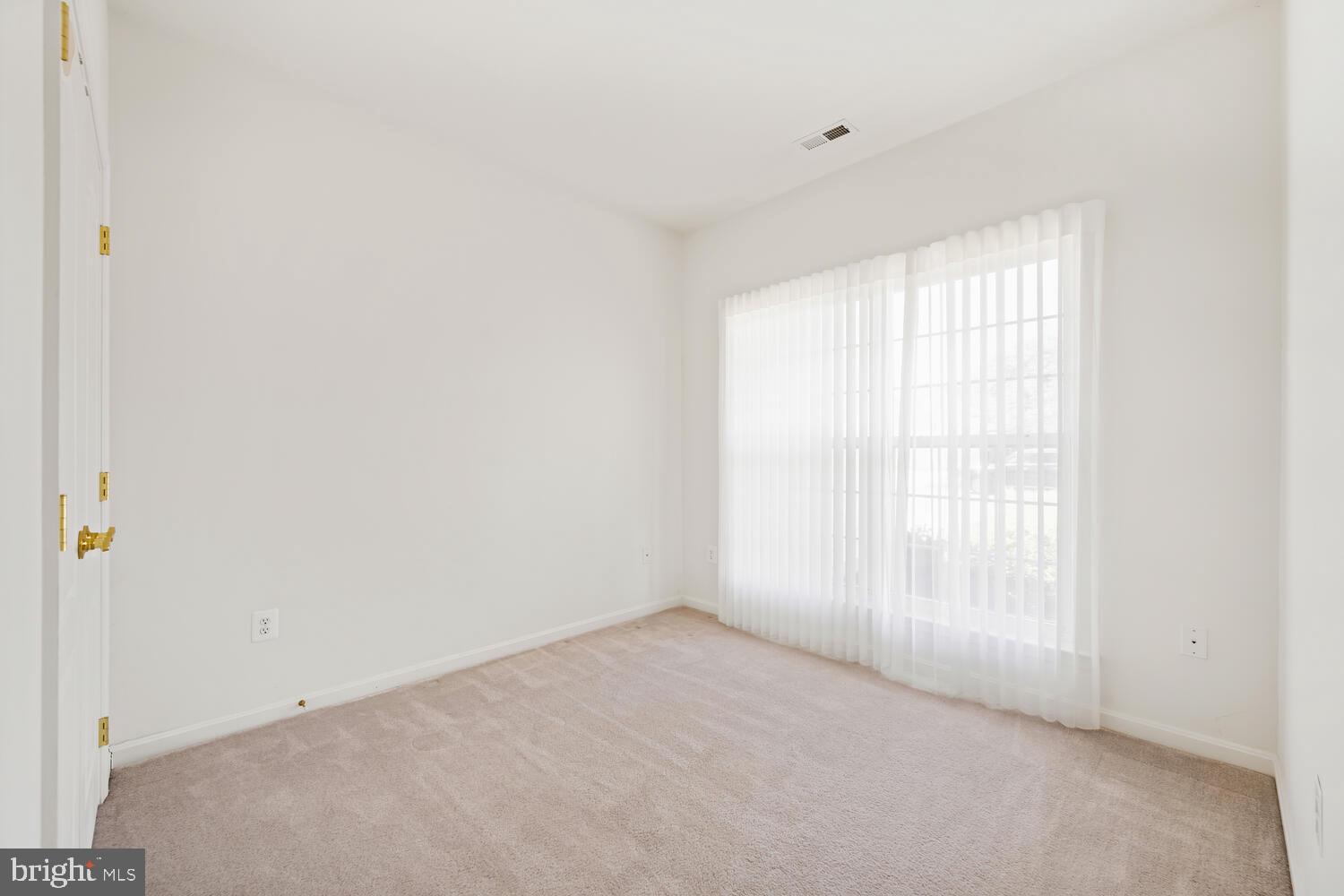 SYMPHONY VILLAGE AT CENTREVILLE - Residential