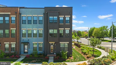 12998 Hattontown Square, Herndon, VA MLS: VAFX2236500
