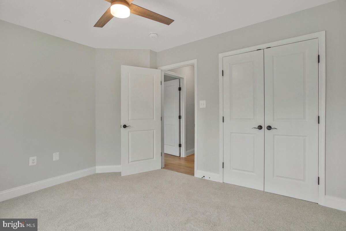 HUNGERFORDS - Residential