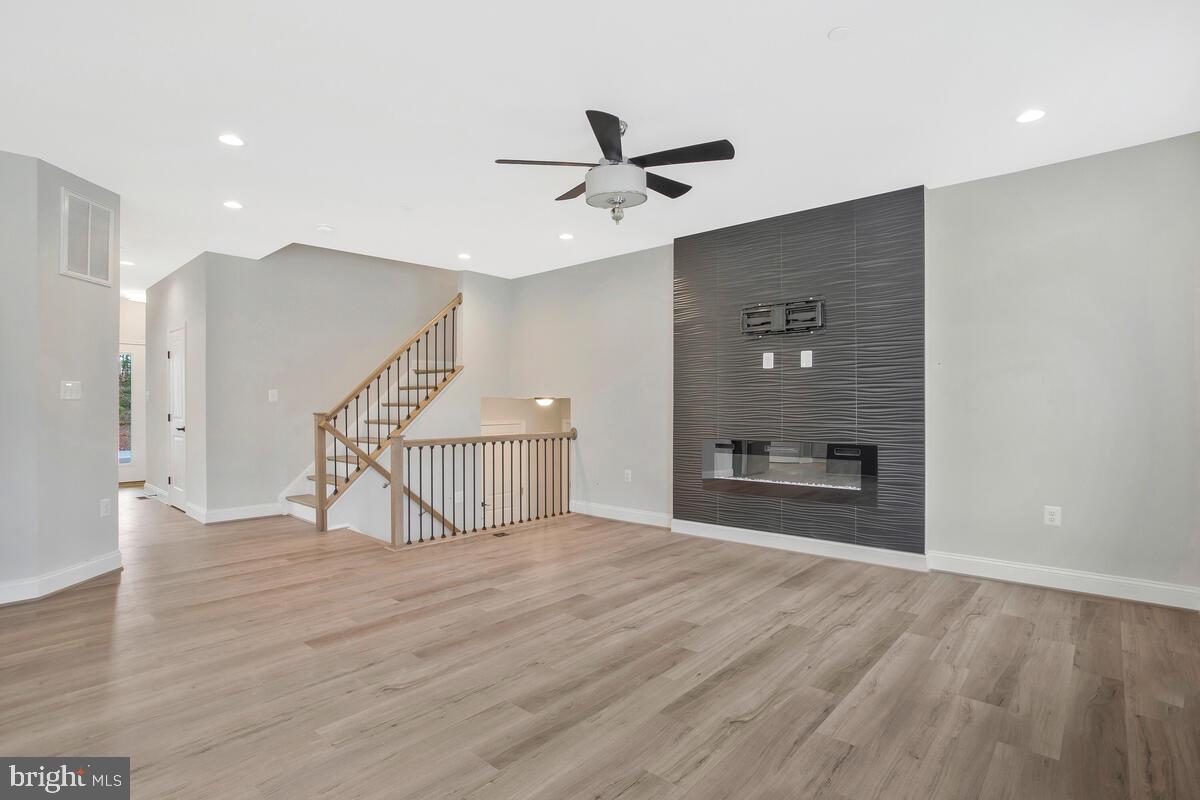 HUNGERFORDS - Residential