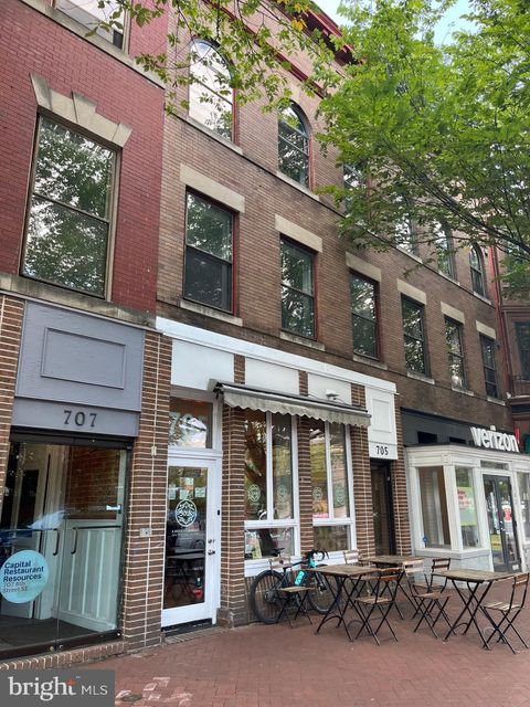 705 8TH STREET SE WASHINGTON DC 20003