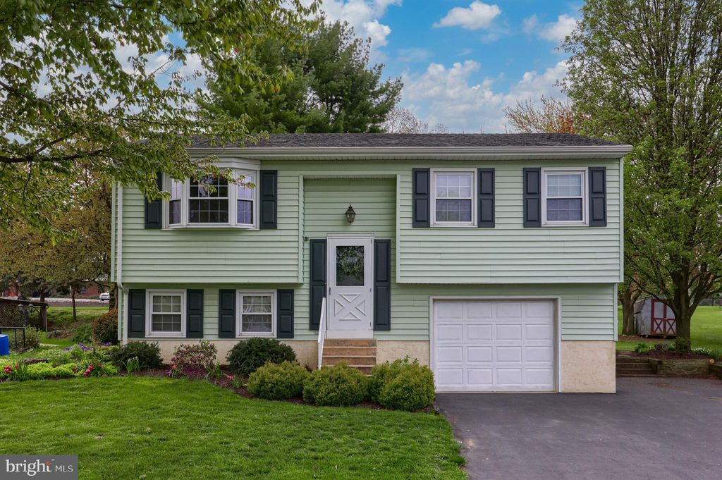 Photo of 100 Hertzog Drive, Leola, PA 17540 (MLS # PALA2049816)