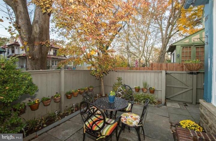 332 W MOUNT AIRY AVENUE