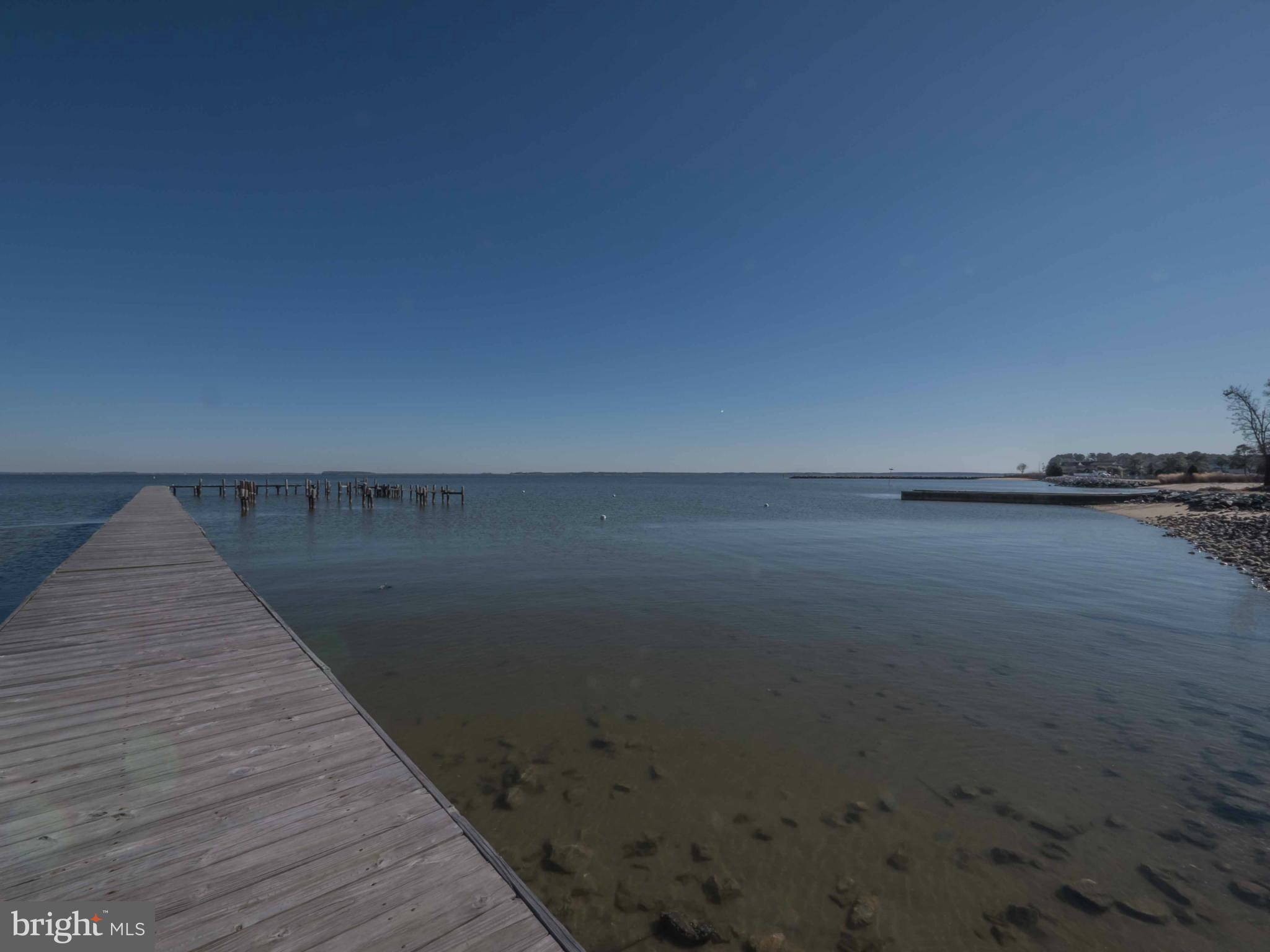 ROMANCOKE ON THE BAY - Residential