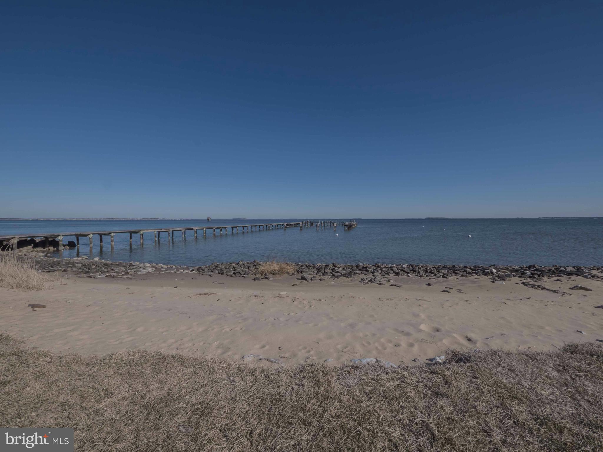 ROMANCOKE ON THE BAY - Residential