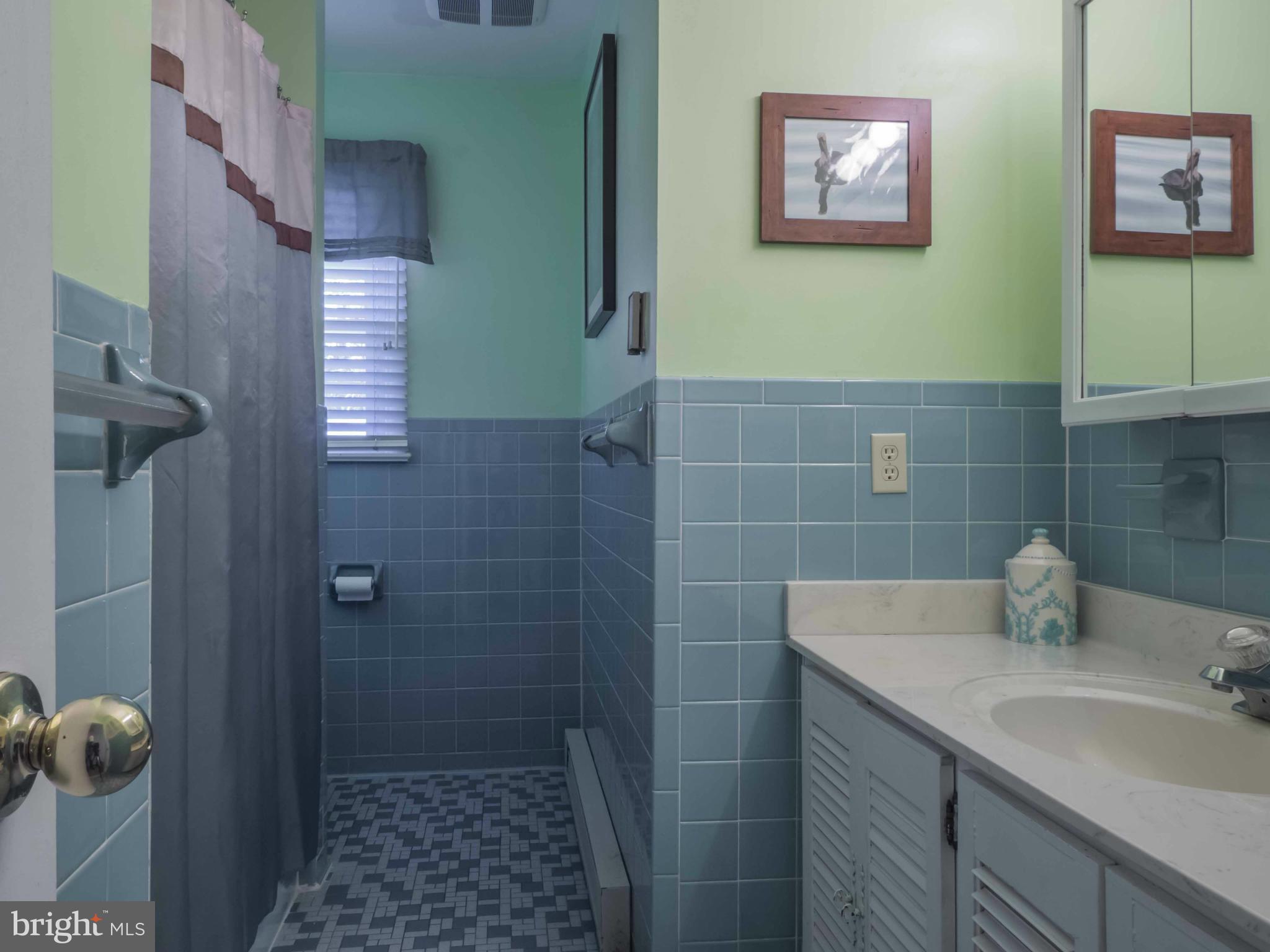 ROMANCOKE ON THE BAY - Residential