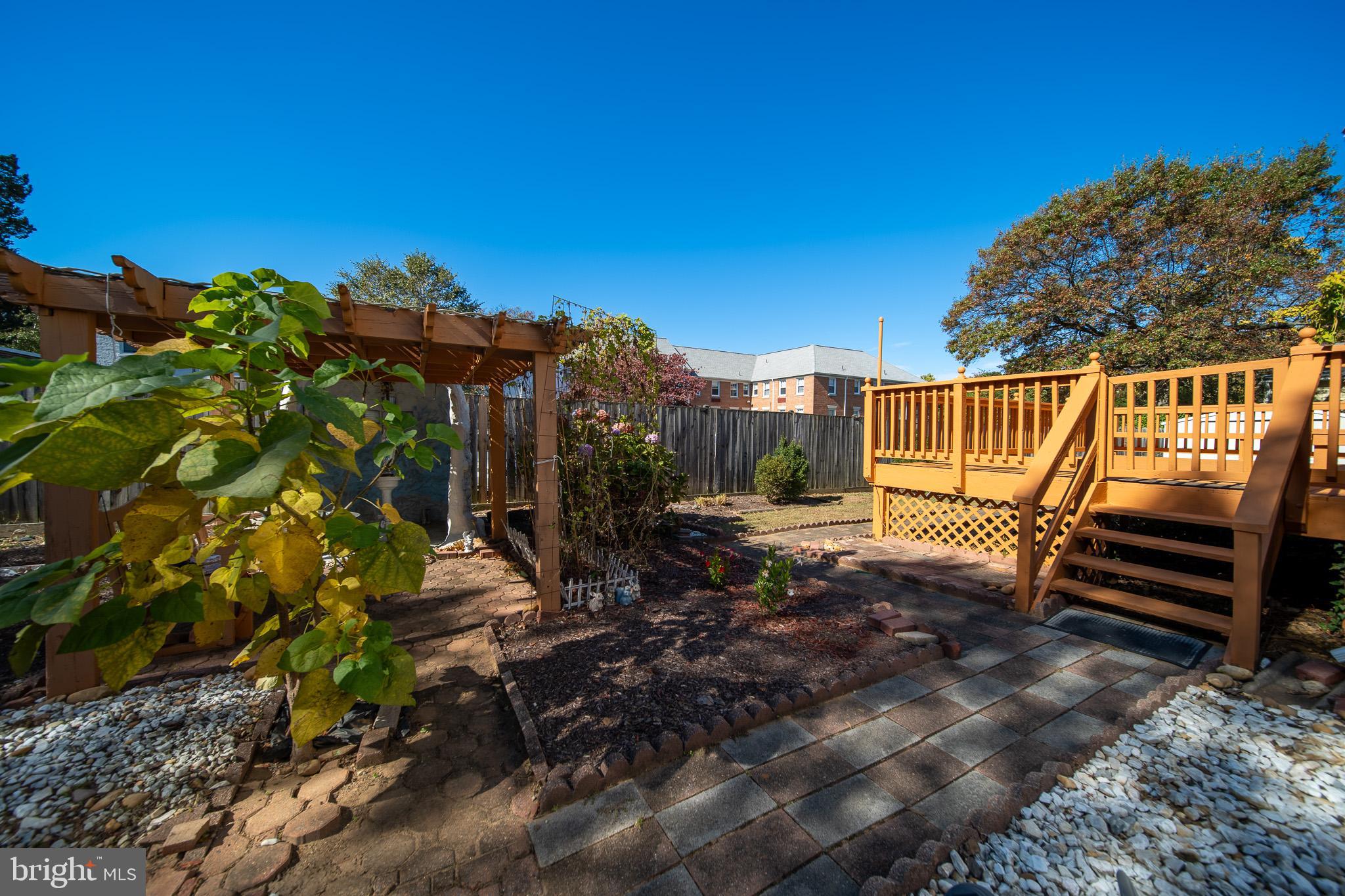 ARLINGTON HEIGHTS - Residential