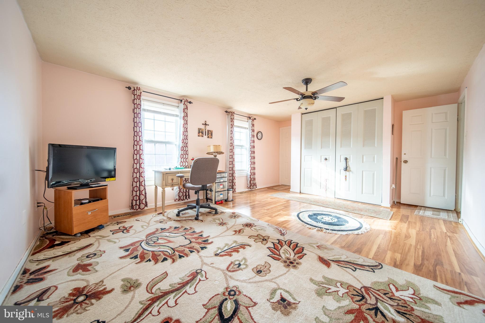 ARLINGTON HEIGHTS - Residential