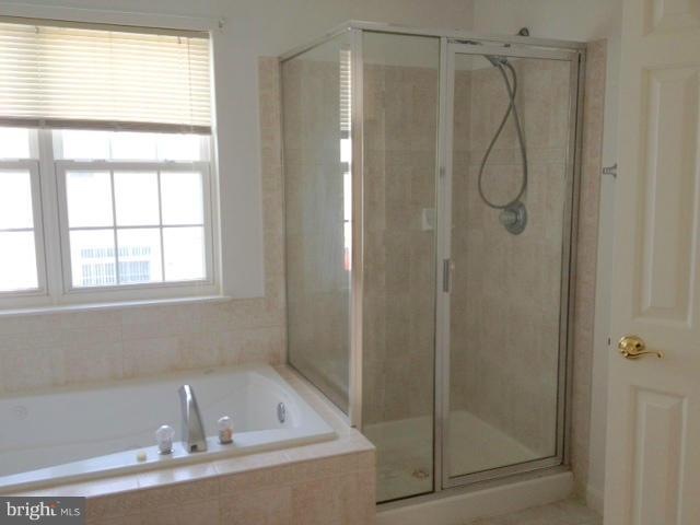 TOWNES OF MANCHESTER WOODS - Residential Lease