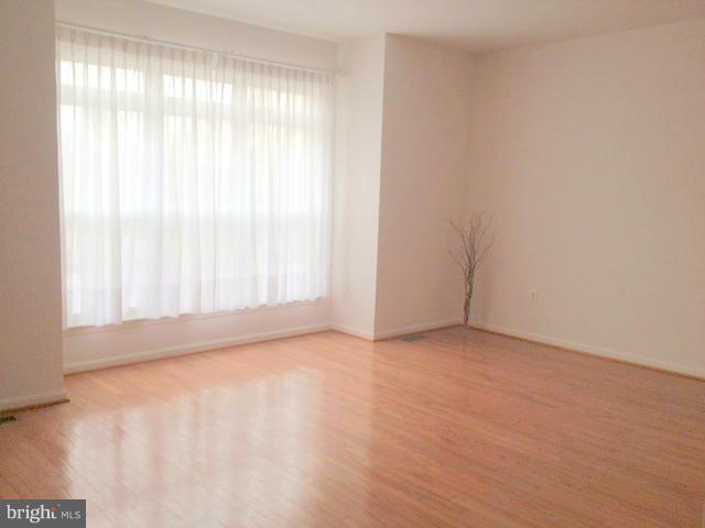 TOWNES OF MANCHESTER WOODS - Residential Lease