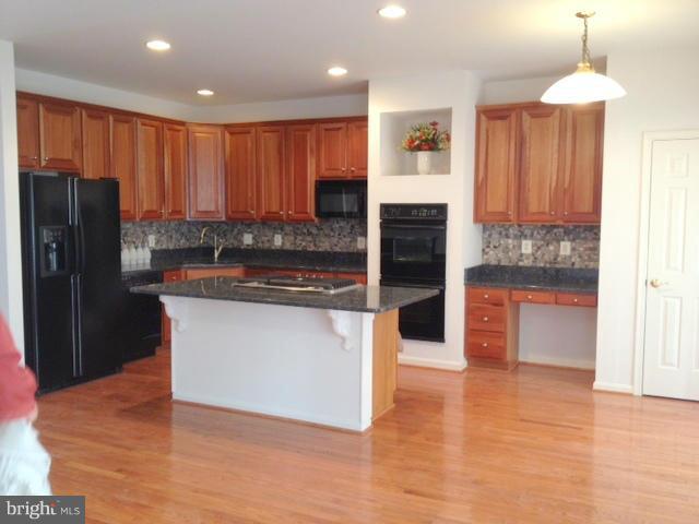 TOWNES OF MANCHESTER WOODS - Residential Lease