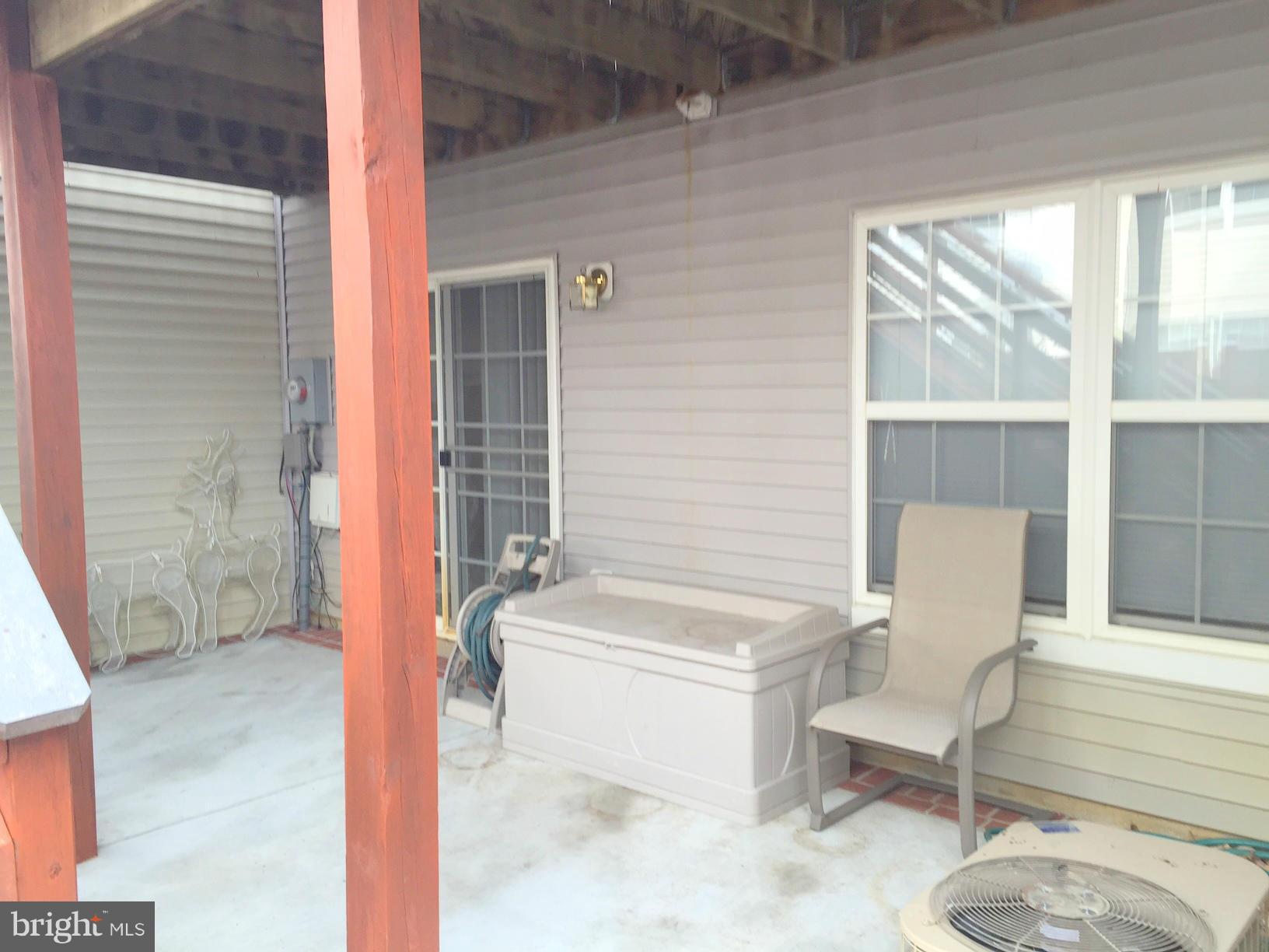 TOWNES OF MANCHESTER WOODS - Residential Lease