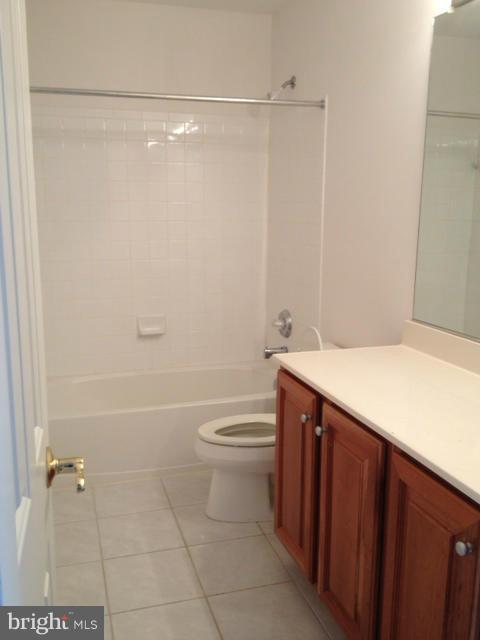 TOWNES OF MANCHESTER WOODS - Residential Lease