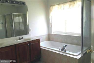 TOWNES OF MANCHESTER WOODS - Residential Lease