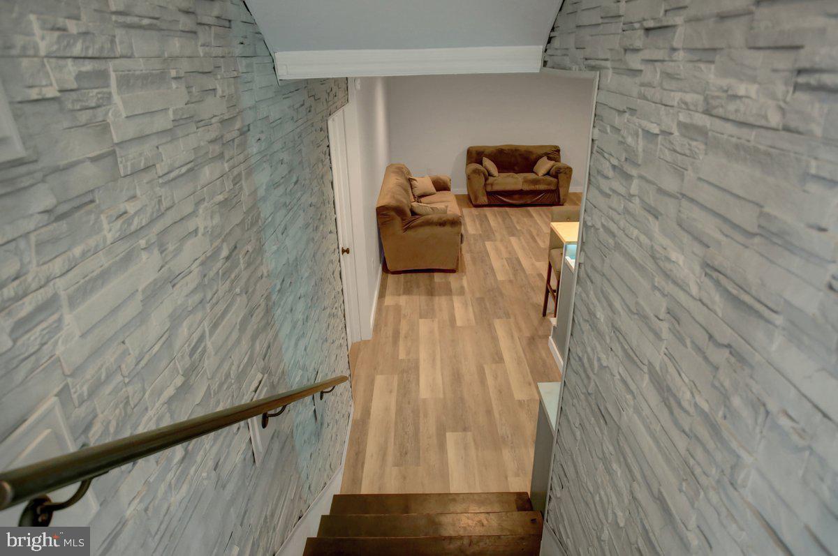 SOUTH GUILFORD HILLS - Residential